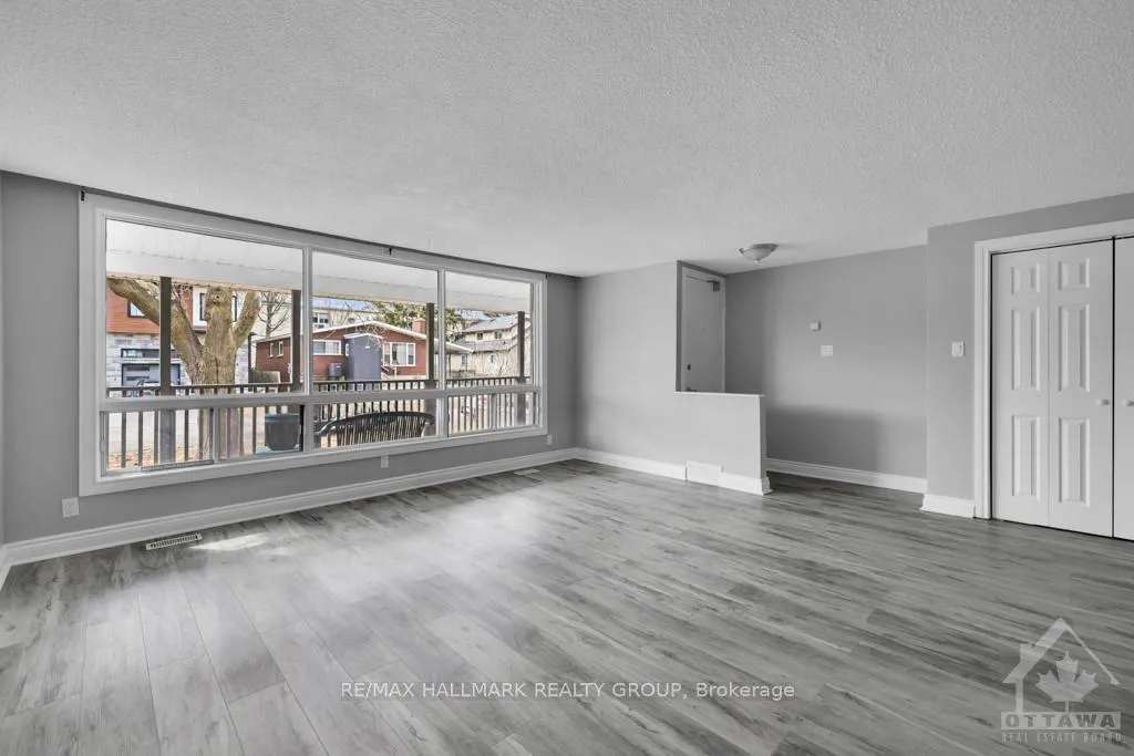 Photo 4 of 833 Maplewood Avenue, Ottawa, Queensway Terrace North — HOMEH