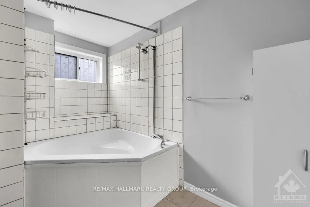 Photo 12 of 833 Maplewood Avenue, Ottawa, Queensway Terrace North — HOMEH