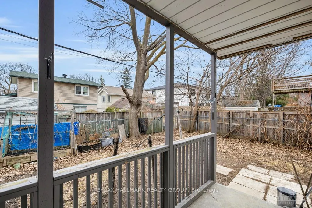 Photo 13 of 833 Maplewood Avenue, Ottawa, Queensway Terrace North — HOMEH