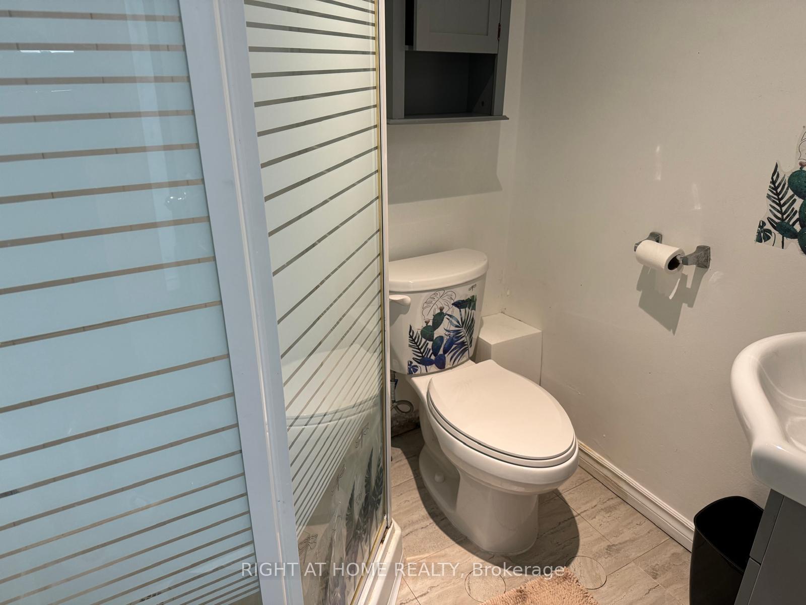 Photo 5 of 186 Borrows Street, Vaughan, Lakeview Estates — HOMEH