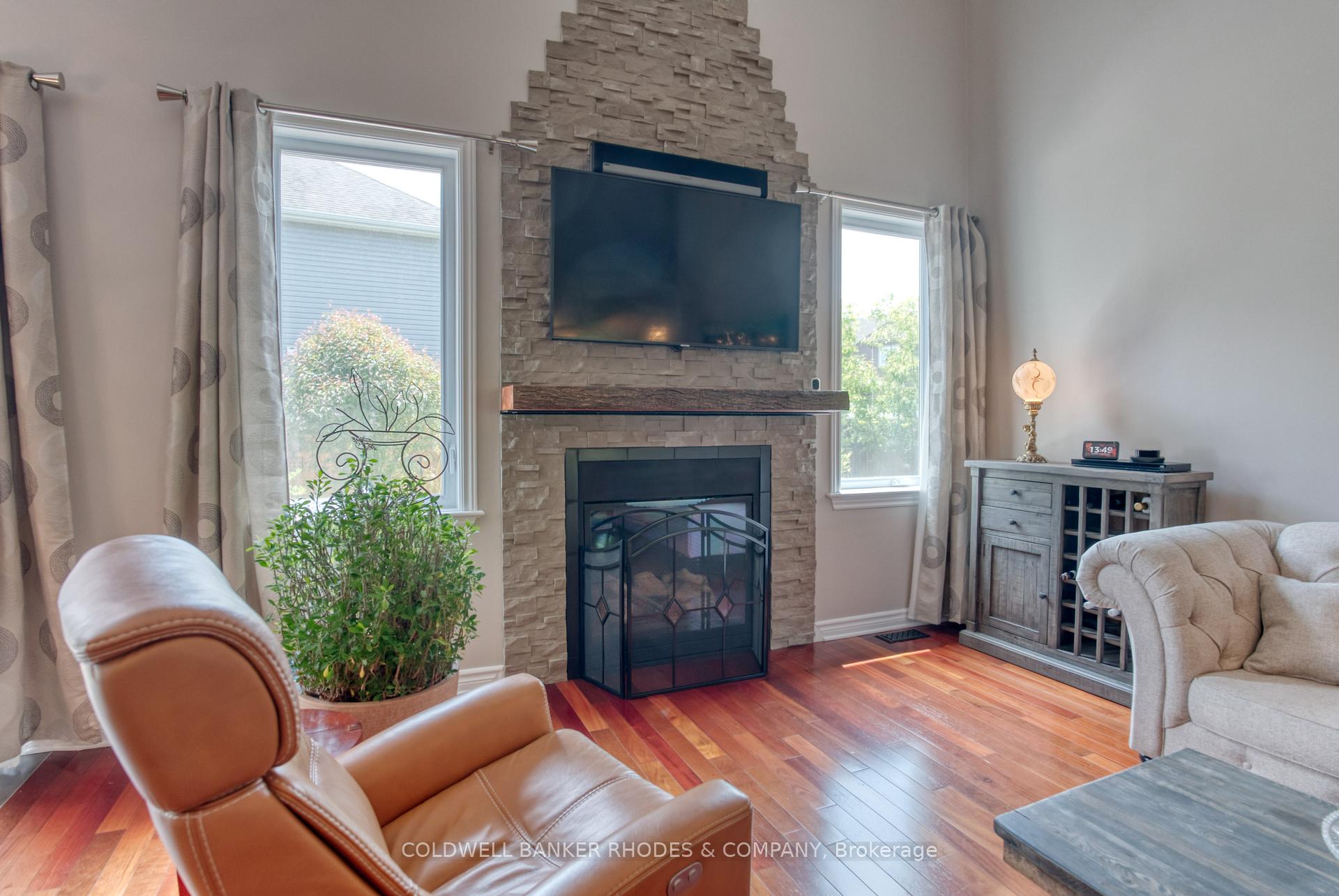 Photo 4 of 454 Creekview Way, Ottawa, Blossom Park/Kemp Park/Findlay Creek — HOMEH