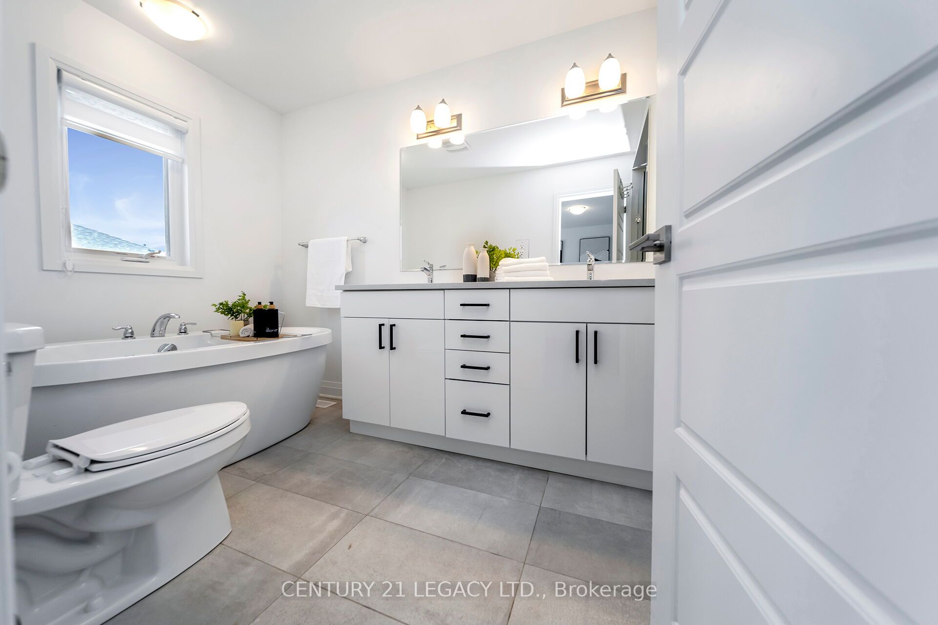 Photo 69 of 1742 Thames Circle, Milton, Bowes — HOMEH