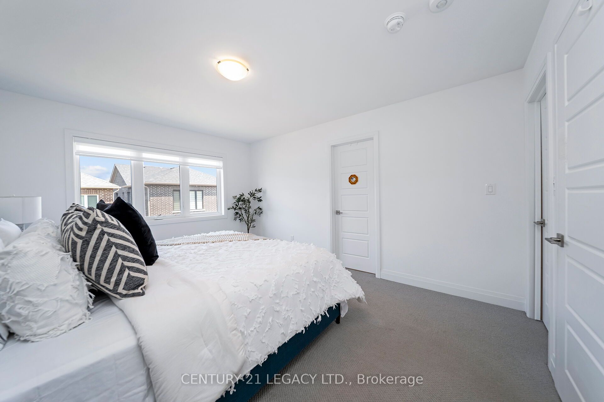 Photo 66 of 1742 Thames Circle, Milton, Bowes — HOMEH