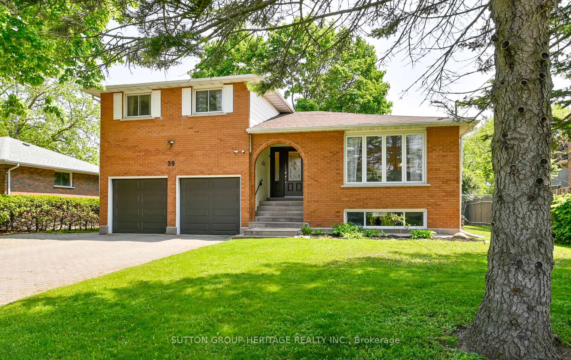 Photo 2 of 39 Scott Street, Whitby, Blue Grass Meadows — HOMEH