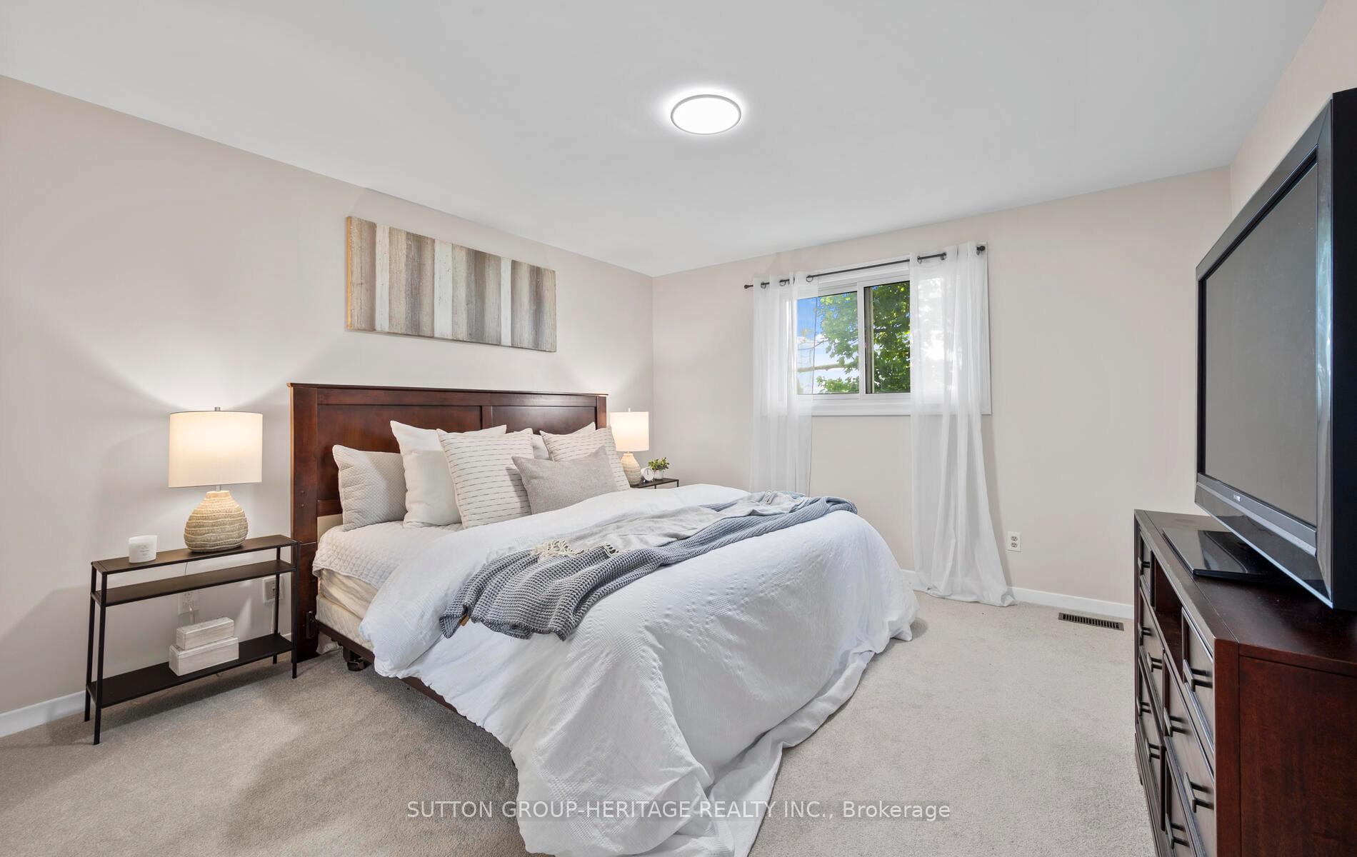 Photo 18 of 39 Scott Street, Whitby, Blue Grass Meadows — HOMEH