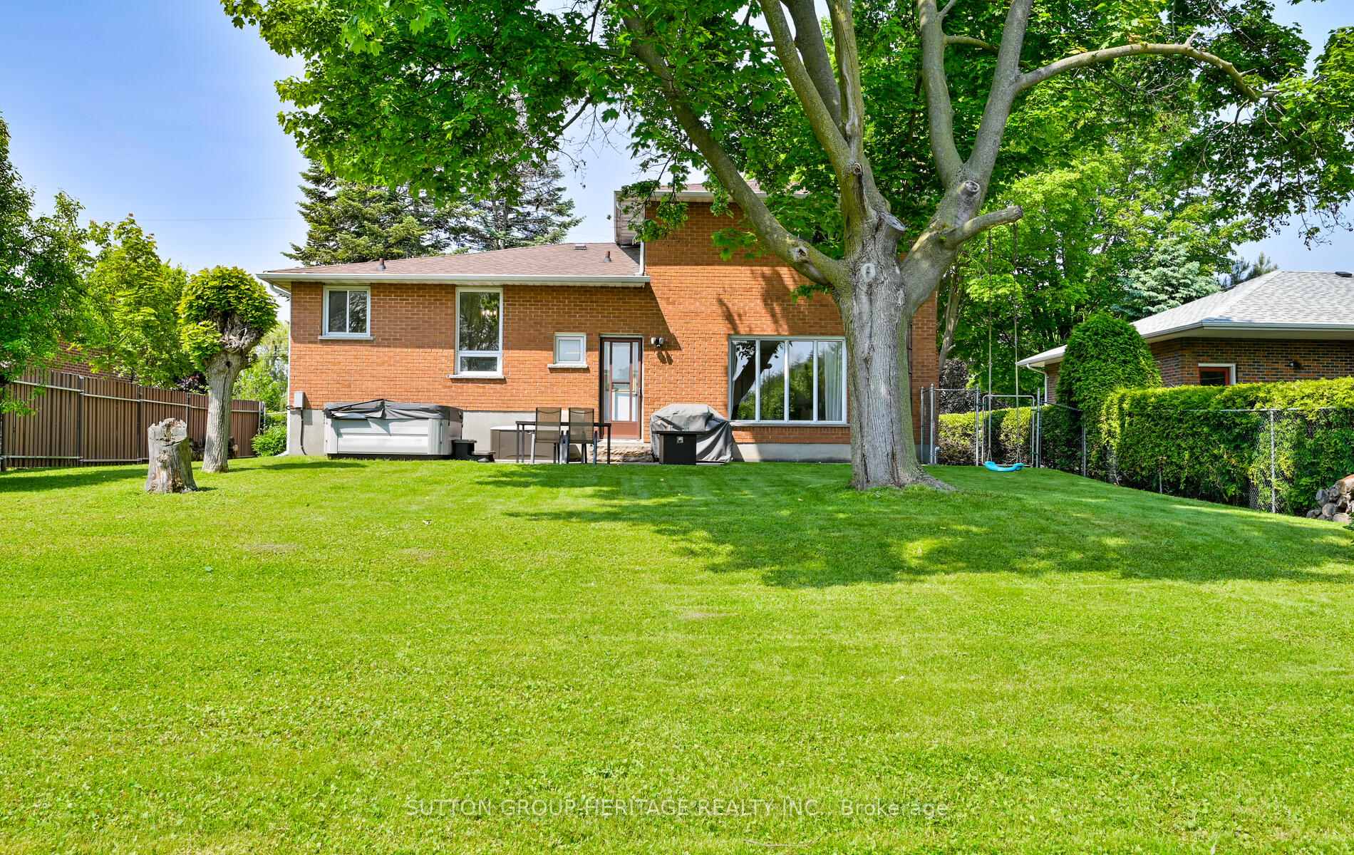 Photo 32 of 39 Scott Street, Whitby, Blue Grass Meadows — HOMEH