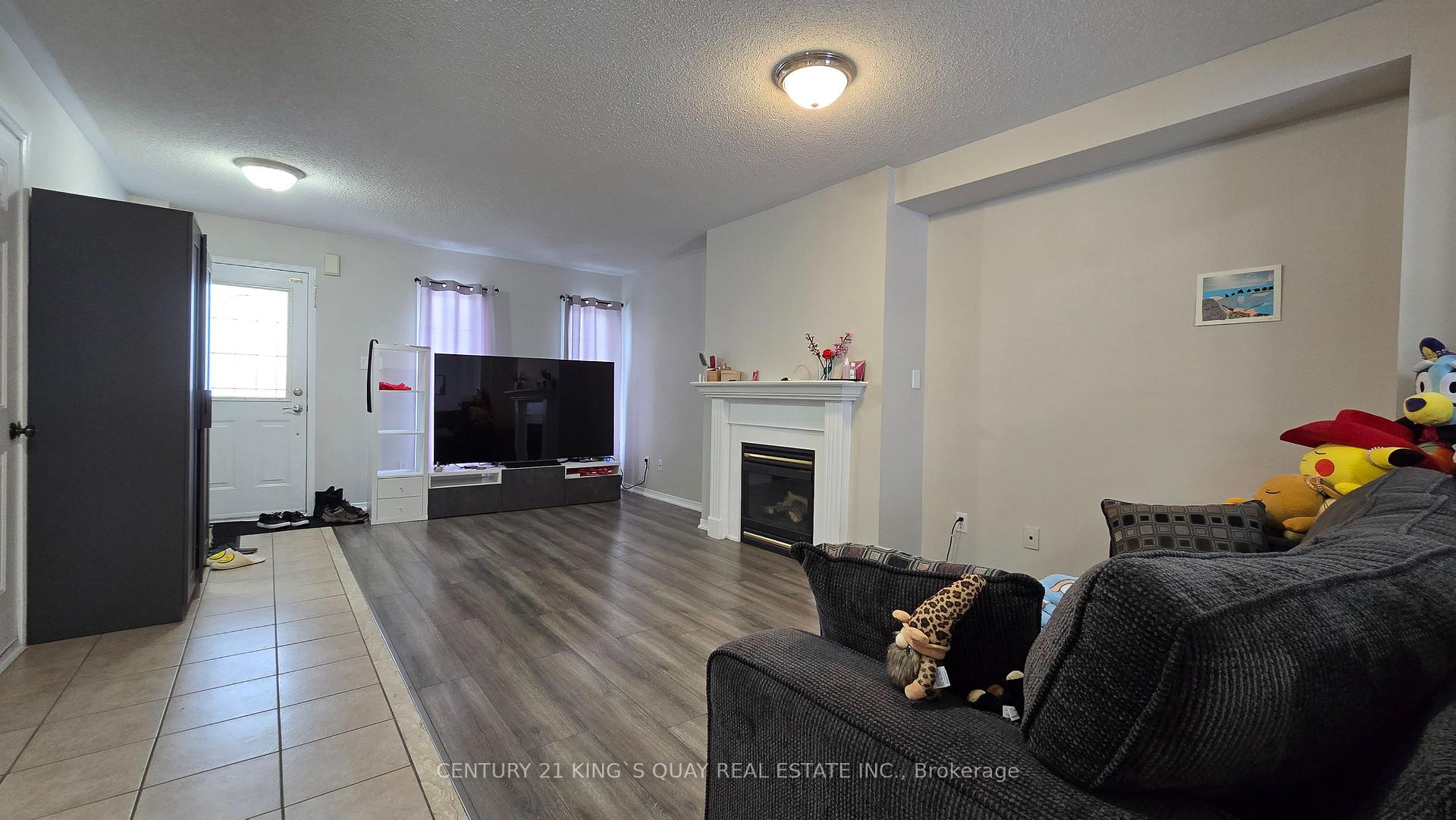 Photo 2 of 336 Hawkview Boulevard, Vaughan, Vellore Village — HOMEH