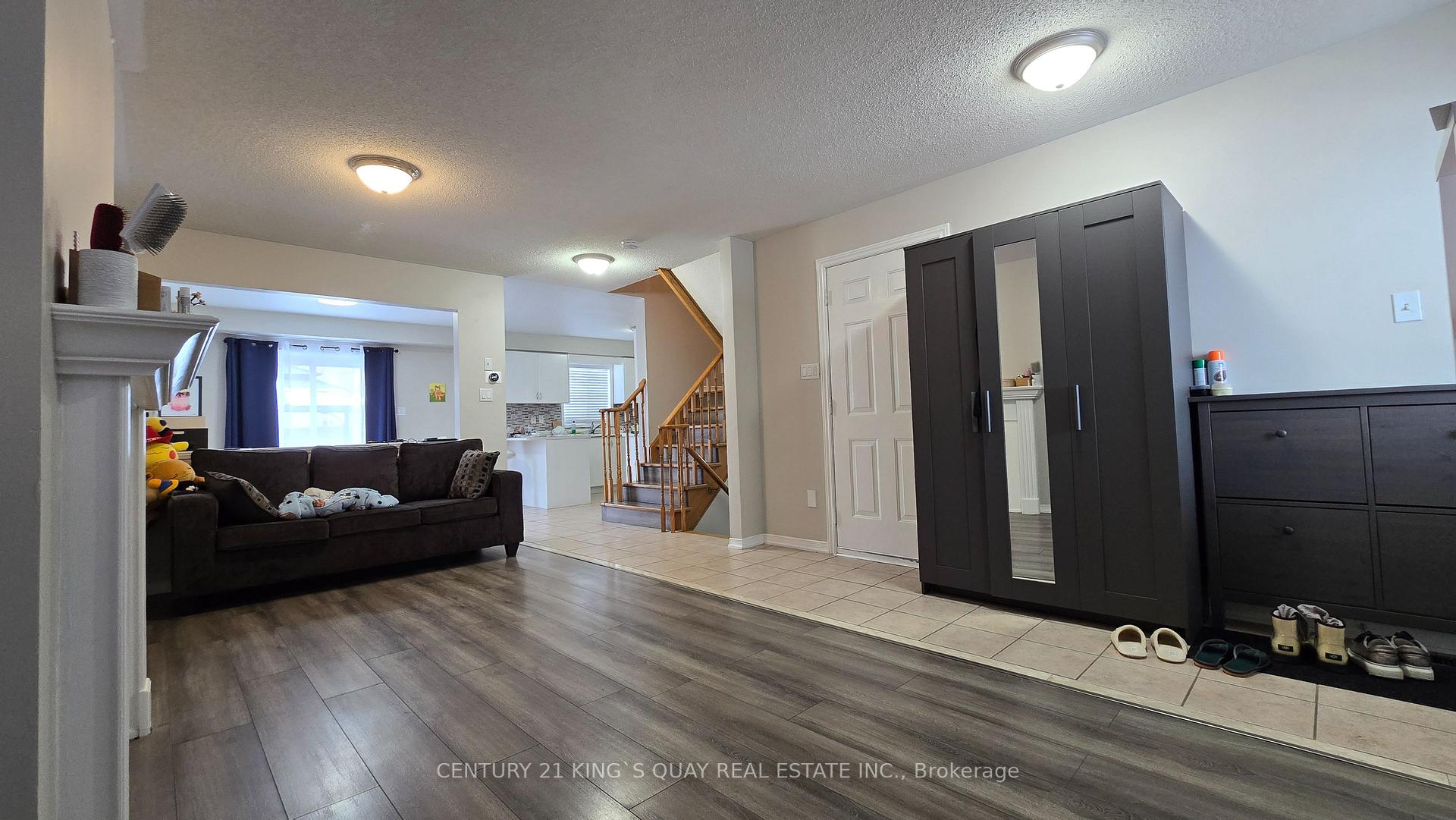 Photo 4 of 336 Hawkview Boulevard, Vaughan, Vellore Village — HOMEH