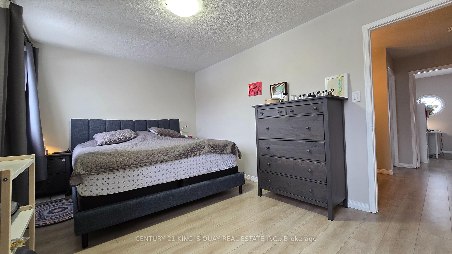 Photo 9 of 336 Hawkview Boulevard, Vaughan, Vellore Village — HOMEH
