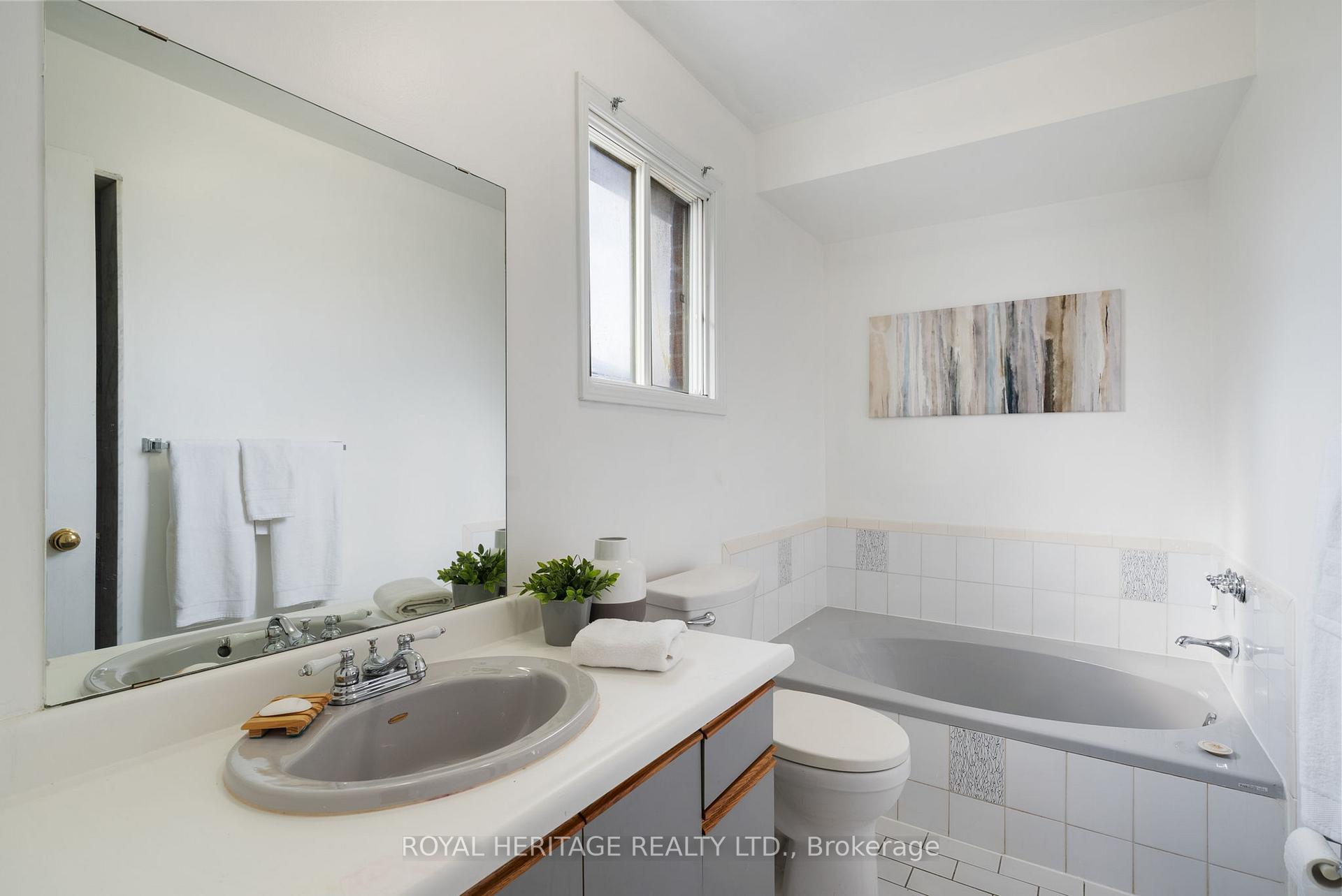 Photo 18 of 753 Aspen Road, Pickering, Amberlea — HOMEH