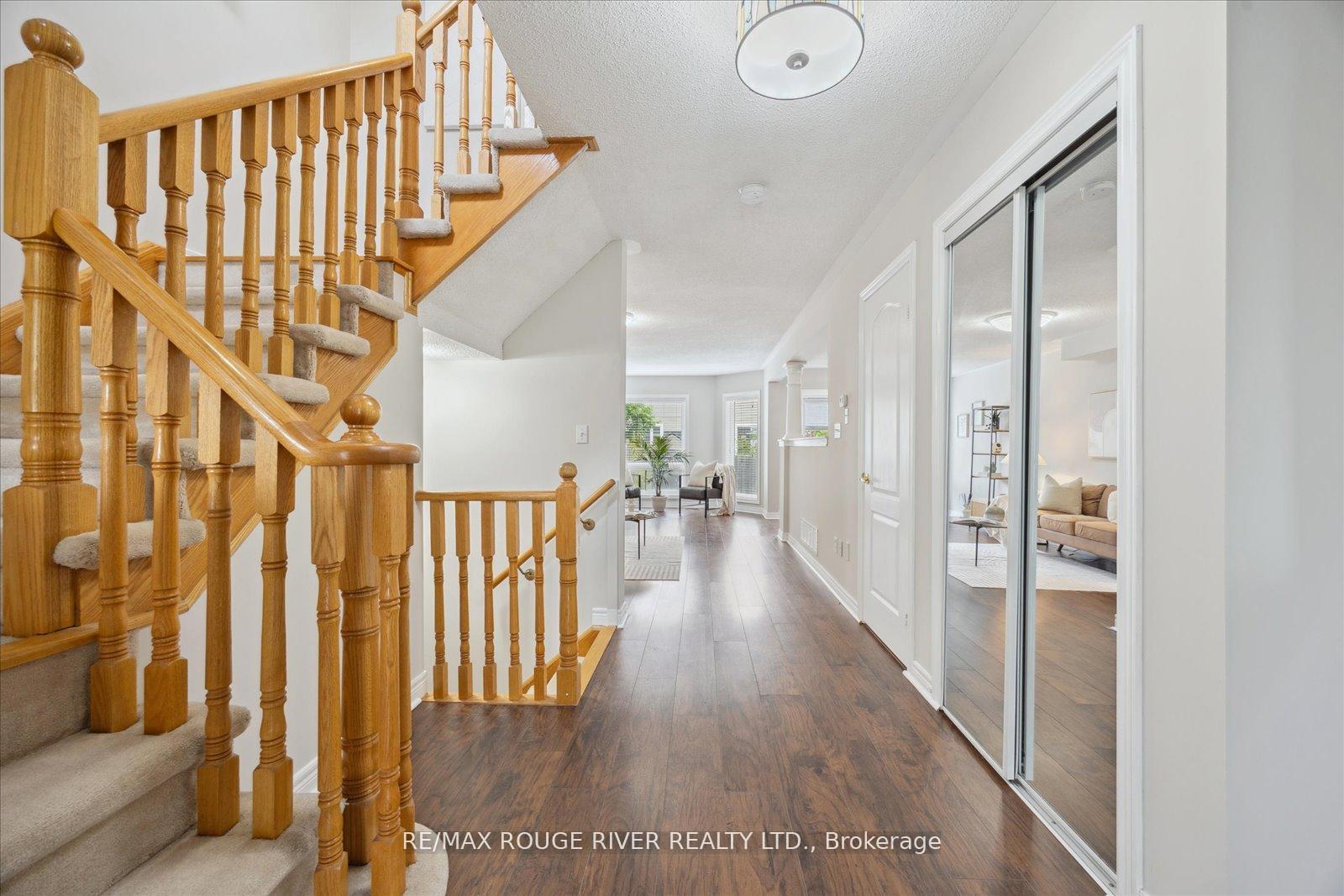 Photo 3 of 37 Sinden Drive, Whitby, Brooklin — HOMEH