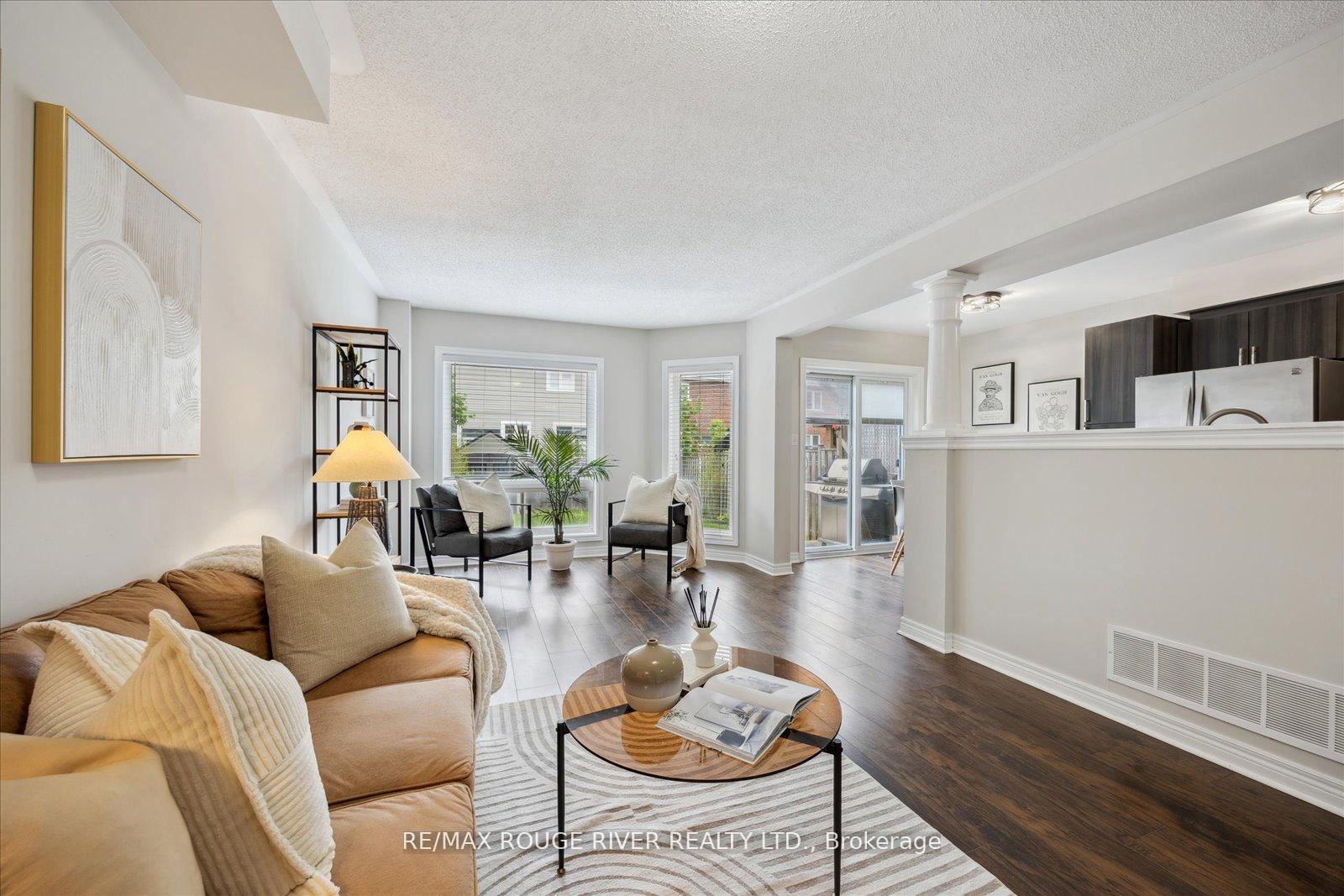 Photo 7 of 37 Sinden Drive, Whitby, Brooklin — HOMEH