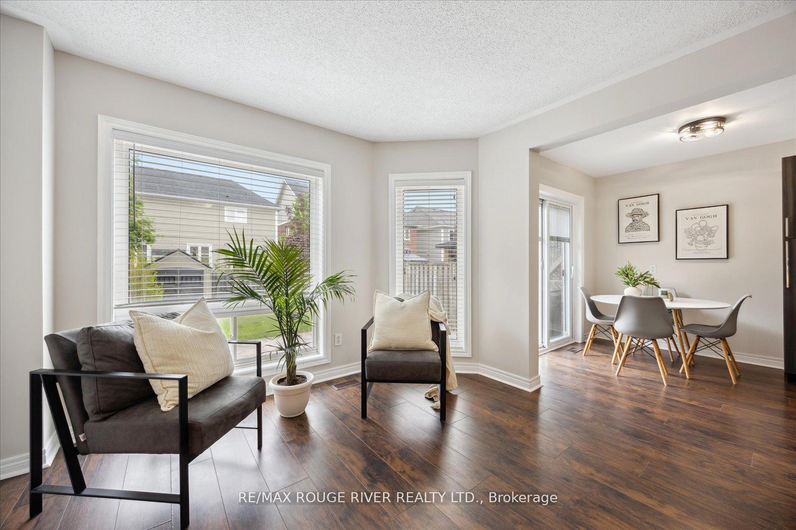 Photo 9 of 37 Sinden Drive, Whitby, Brooklin — HOMEH
