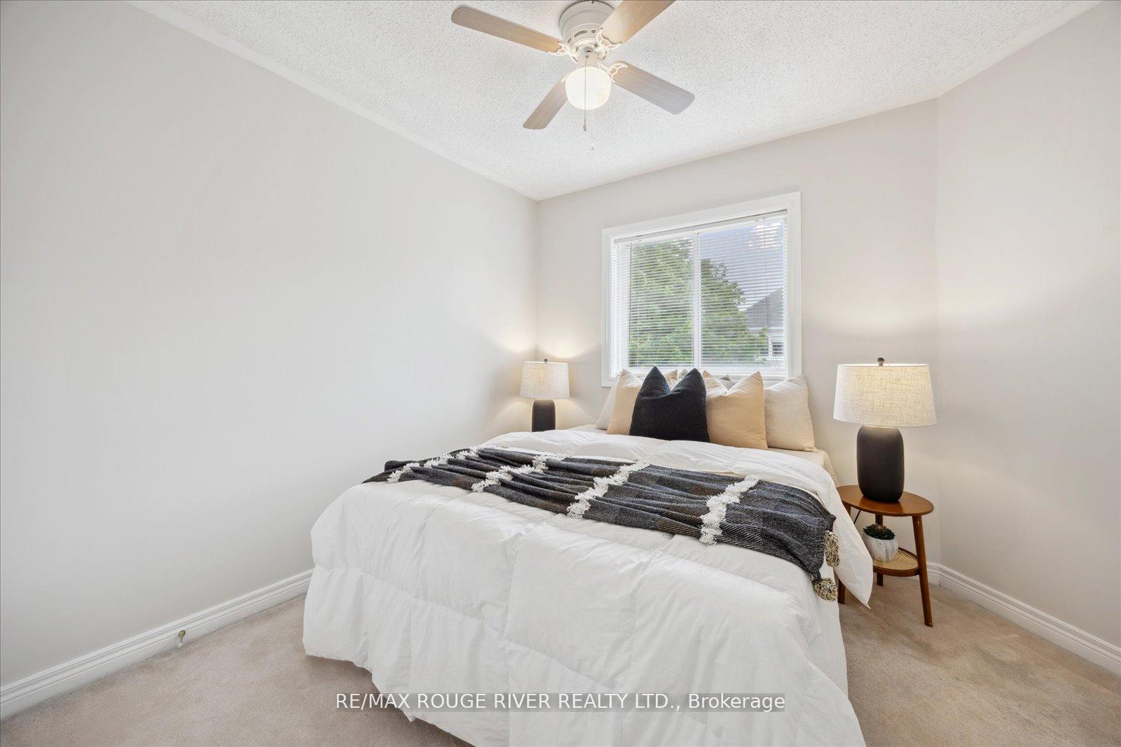 Photo 17 of 37 Sinden Drive, Whitby, Brooklin — HOMEH