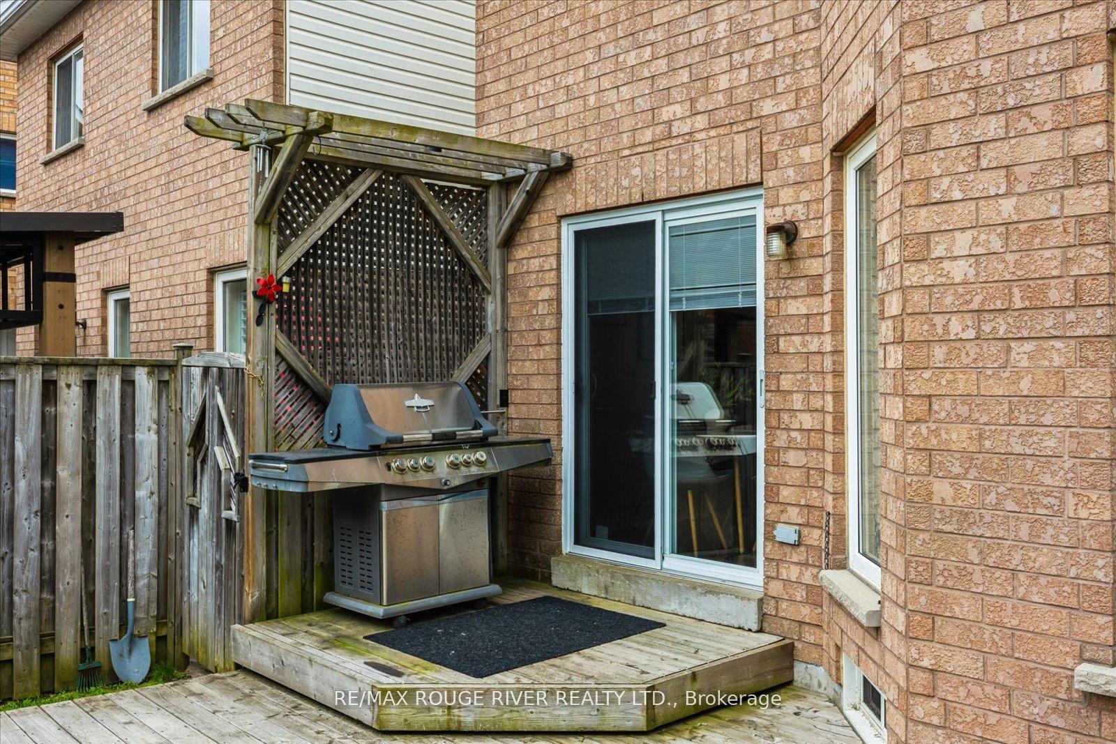 Photo 21 of 37 Sinden Drive, Whitby, Brooklin — HOMEH