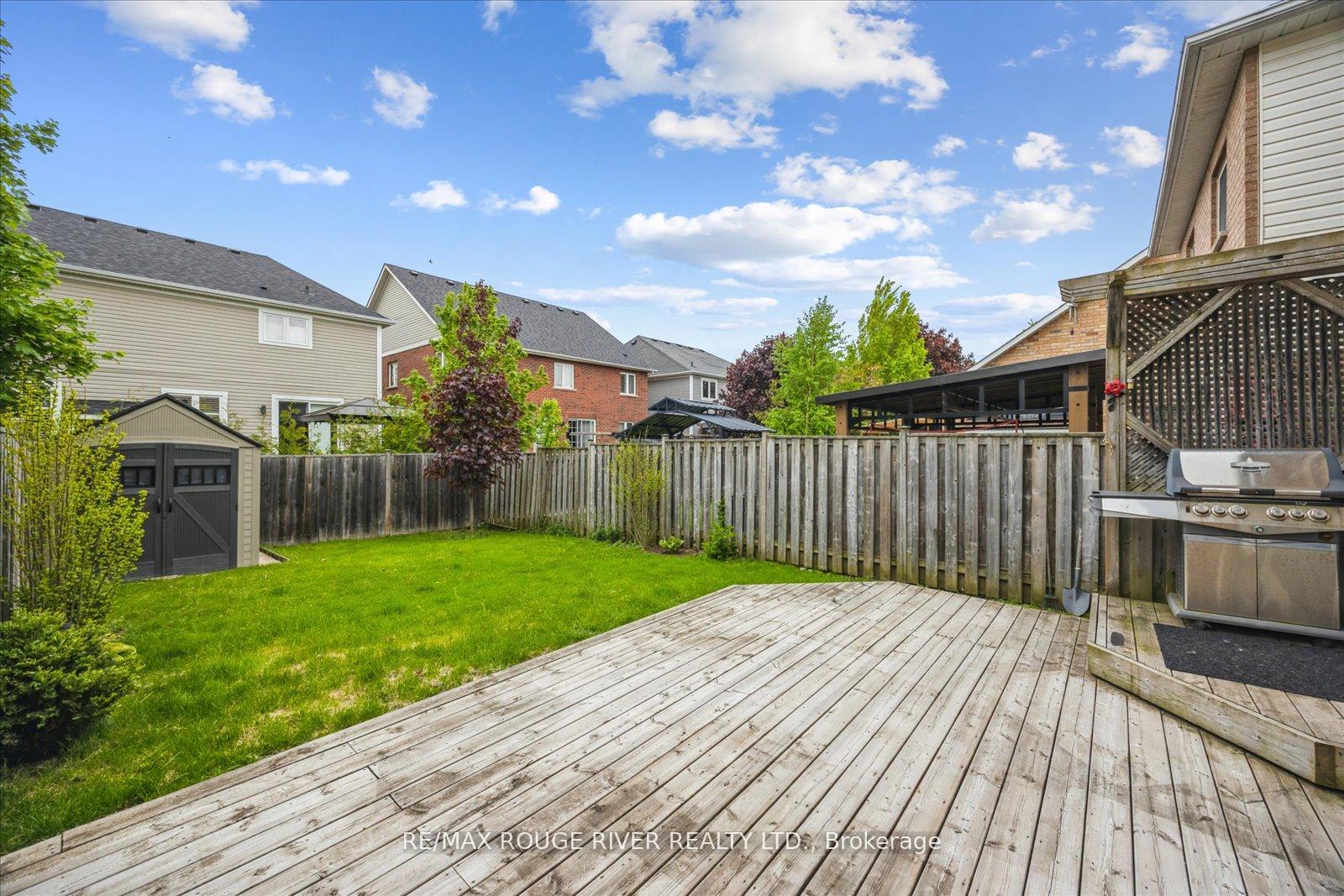 Photo 22 of 37 Sinden Drive, Whitby, Brooklin — HOMEH