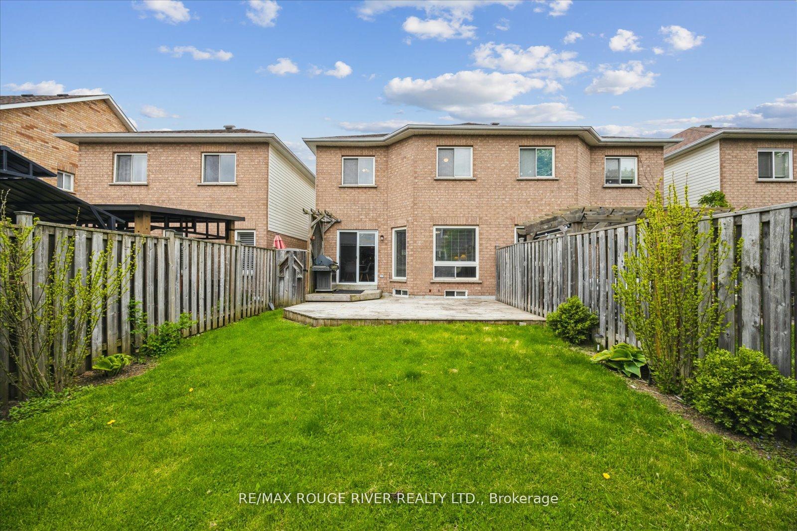 Photo 24 of 37 Sinden Drive, Whitby, Brooklin — HOMEH