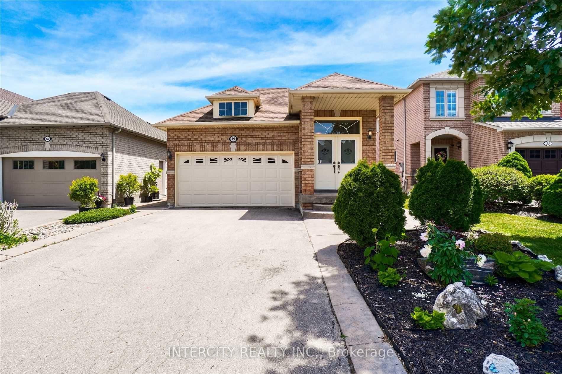 Photo 1 of 19 Stone Palace Way, Vaughan, Sonoma Heights — HOMEH