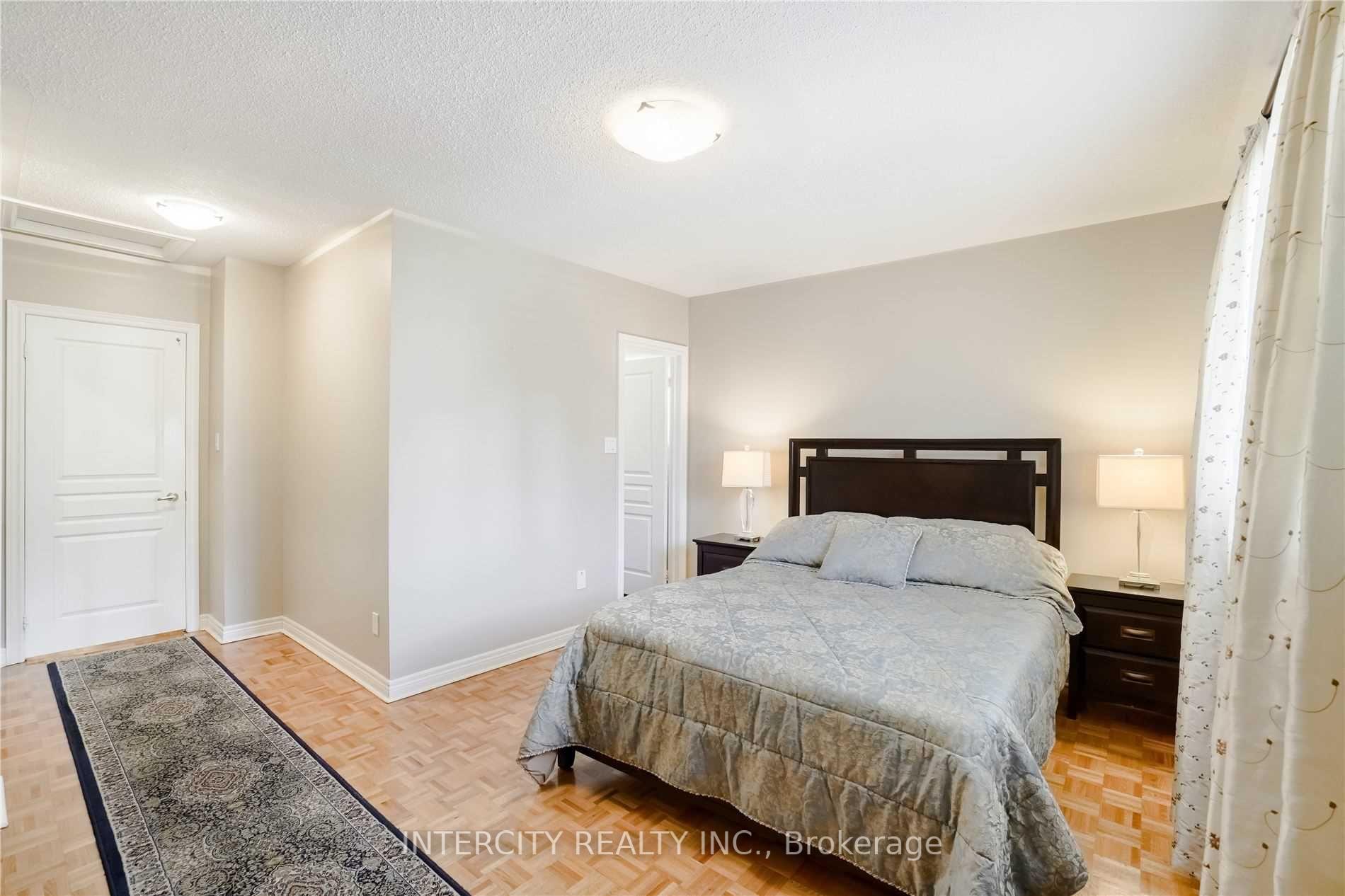 Photo 6 of 19 Stone Palace Way, Vaughan, Sonoma Heights — HOMEH