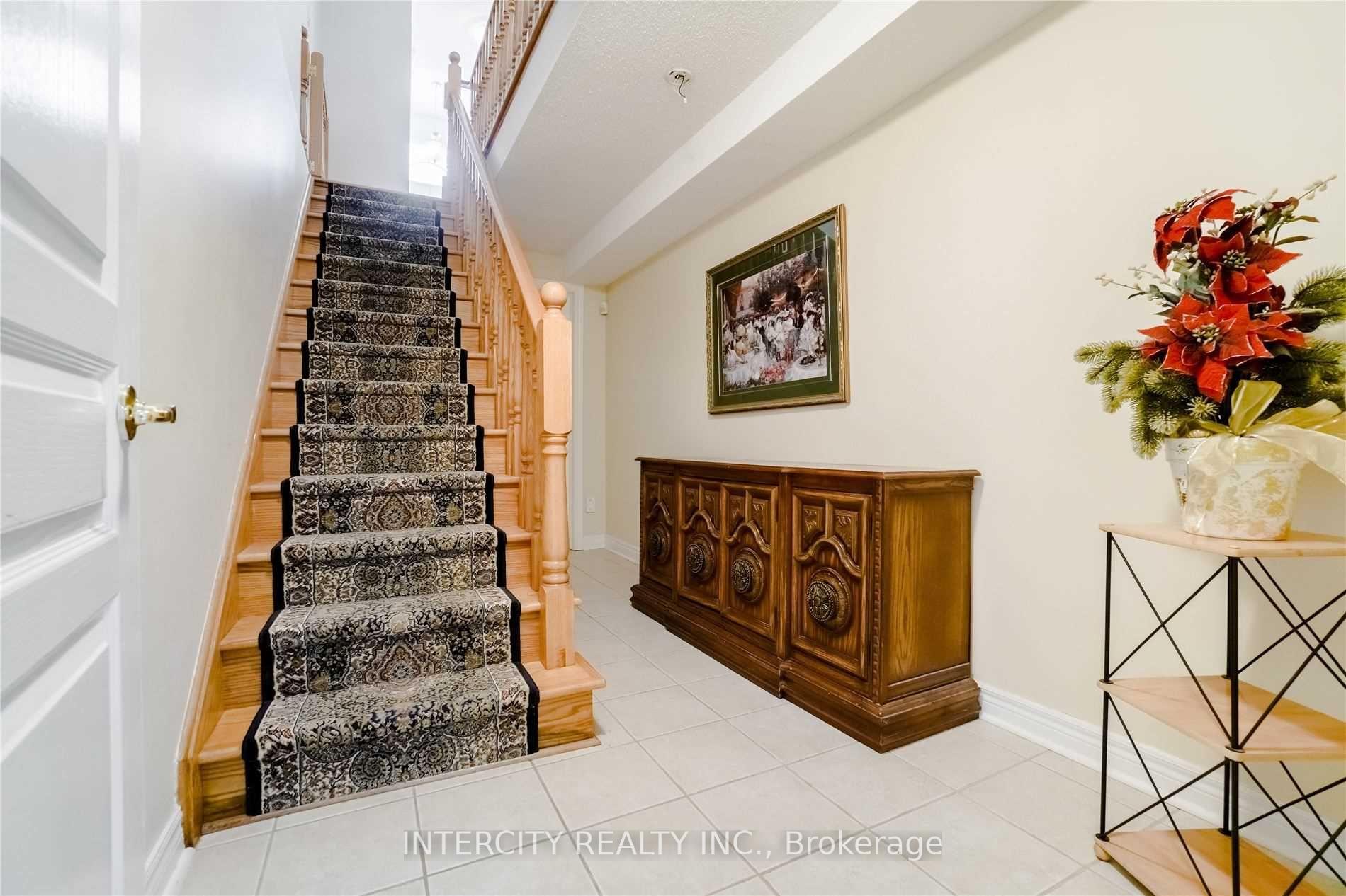 Photo 9 of 19 Stone Palace Way, Vaughan, Sonoma Heights — HOMEH