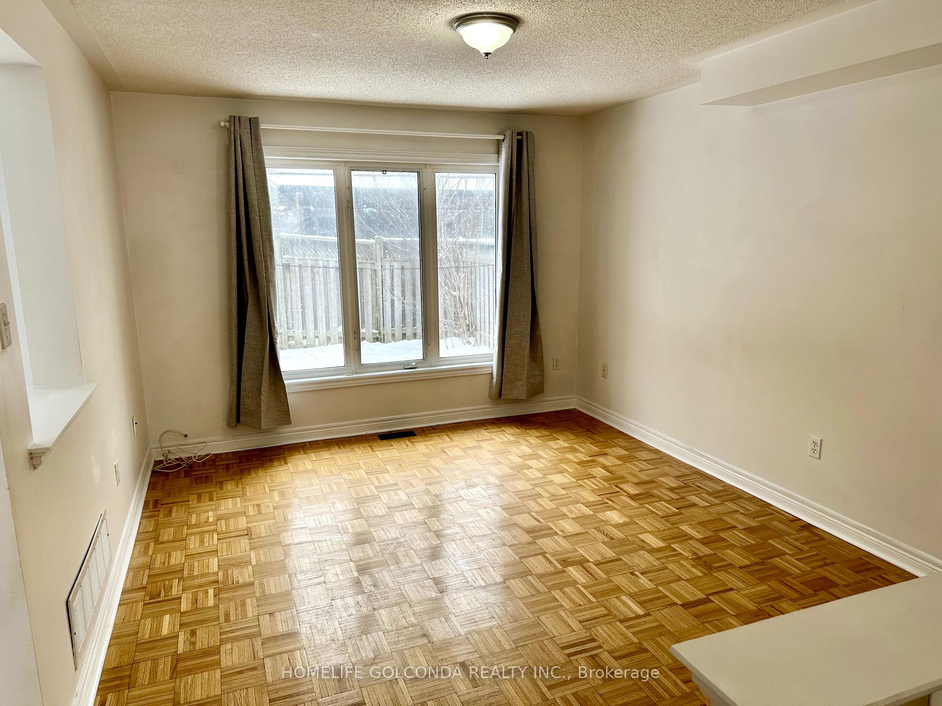 Photo 4 of 19 Redfinch Crescent, Vaughan, Vellore Village — HOMEH