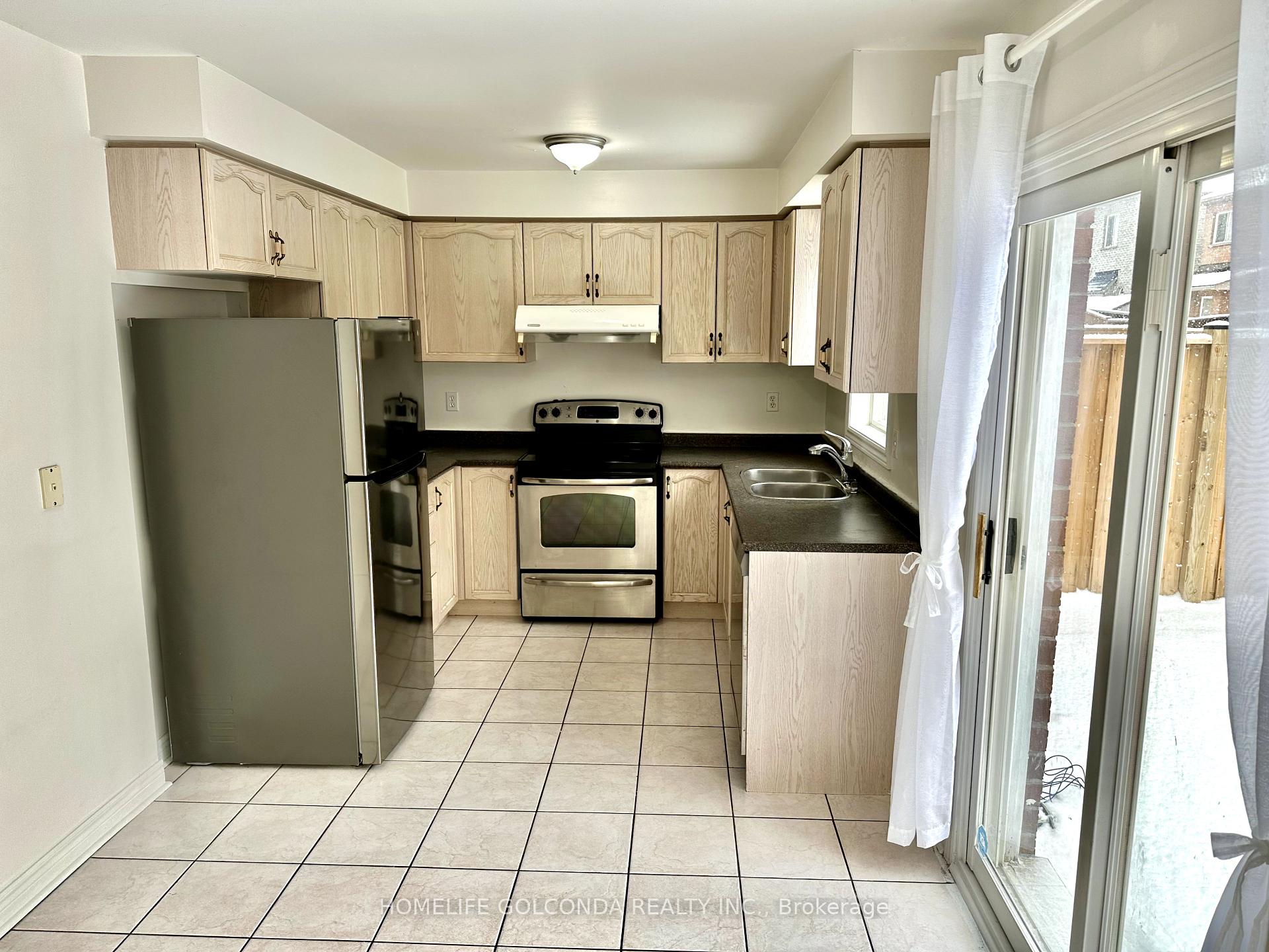 Photo 6 of 19 Redfinch Crescent, Vaughan, Vellore Village — HOMEH