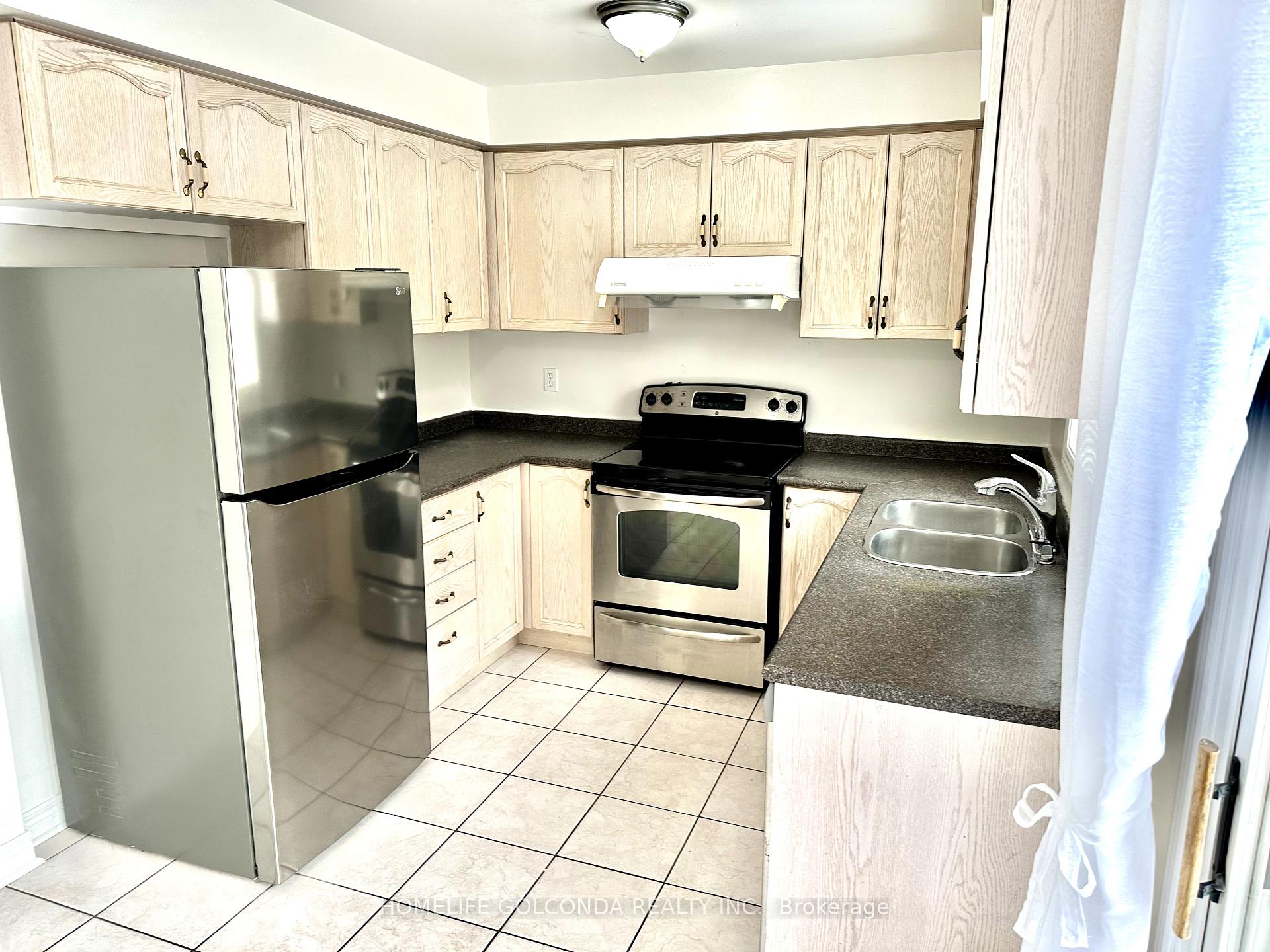 Photo 8 of 19 Redfinch Crescent, Vaughan, Vellore Village — HOMEH