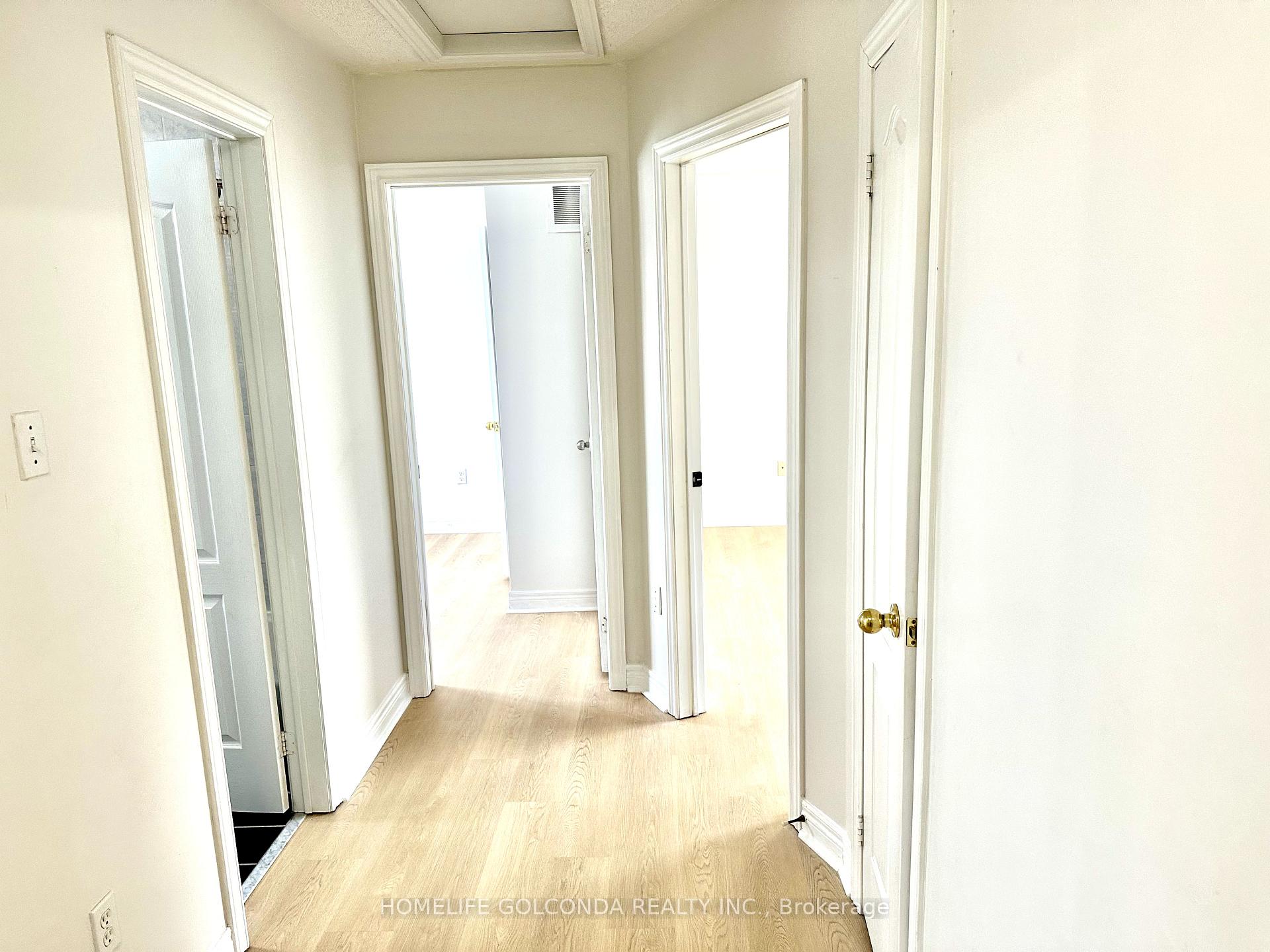 Photo 9 of 19 Redfinch Crescent, Vaughan, Vellore Village — HOMEH