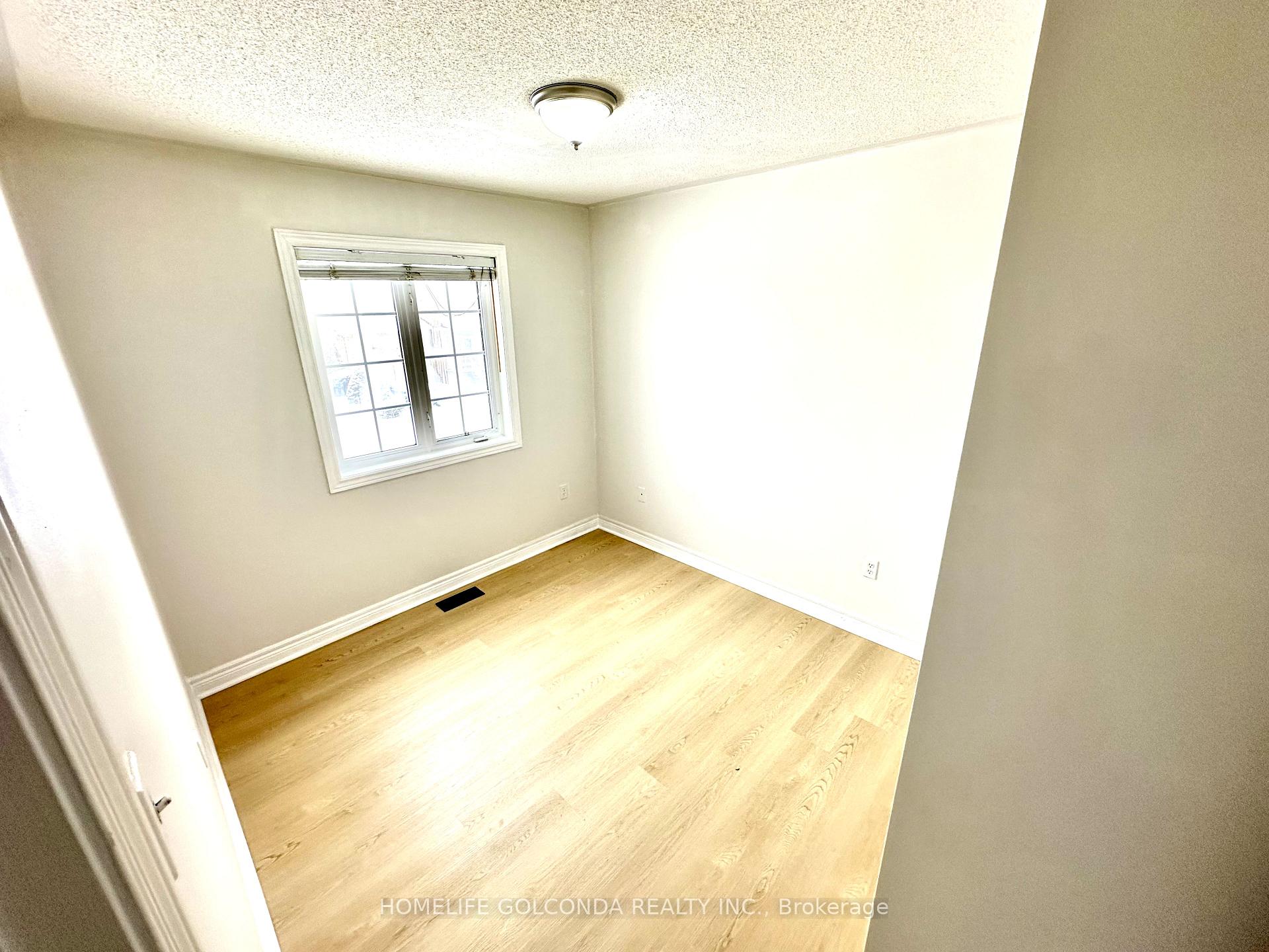 Photo 10 of 19 Redfinch Crescent, Vaughan, Vellore Village — HOMEH