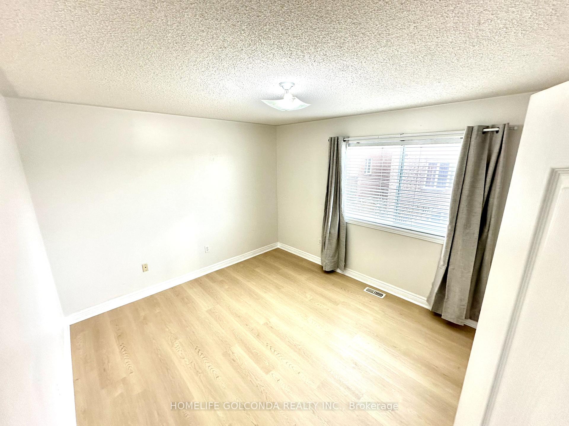 Photo 13 of 19 Redfinch Crescent, Vaughan, Vellore Village — HOMEH