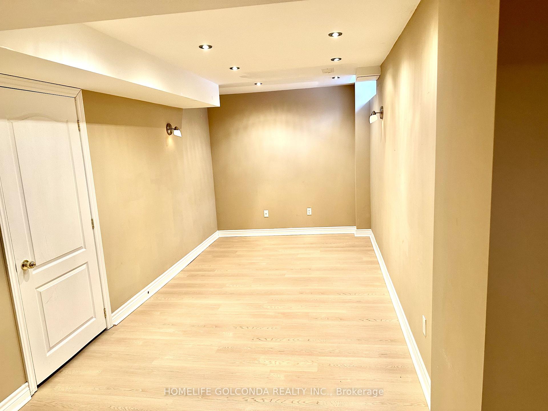 Photo 21 of 19 Redfinch Crescent, Vaughan, Vellore Village — HOMEH