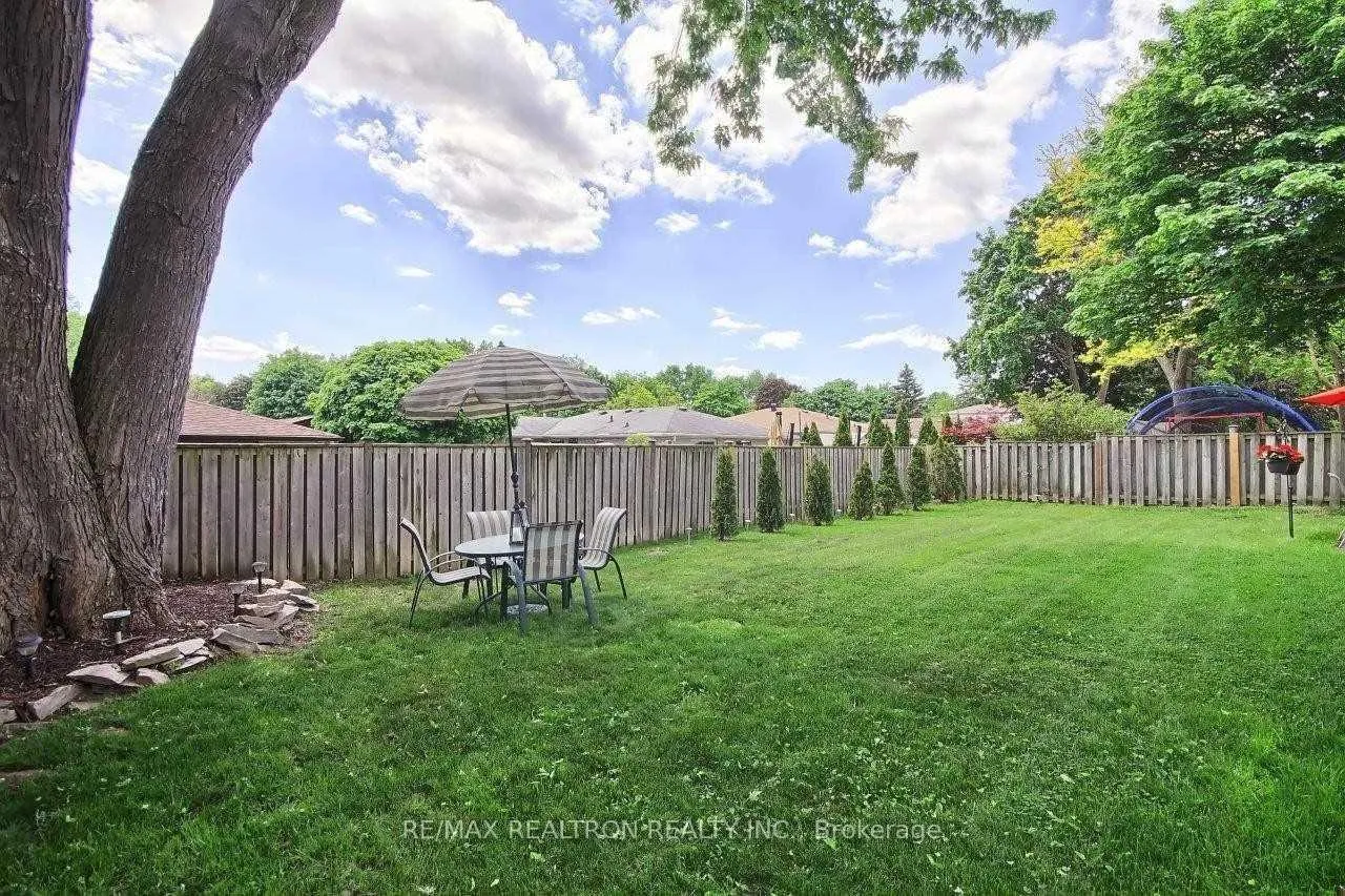 Photo 24 of 17 Hill Drive, Aurora, Hills of St Andrew — HOMEH