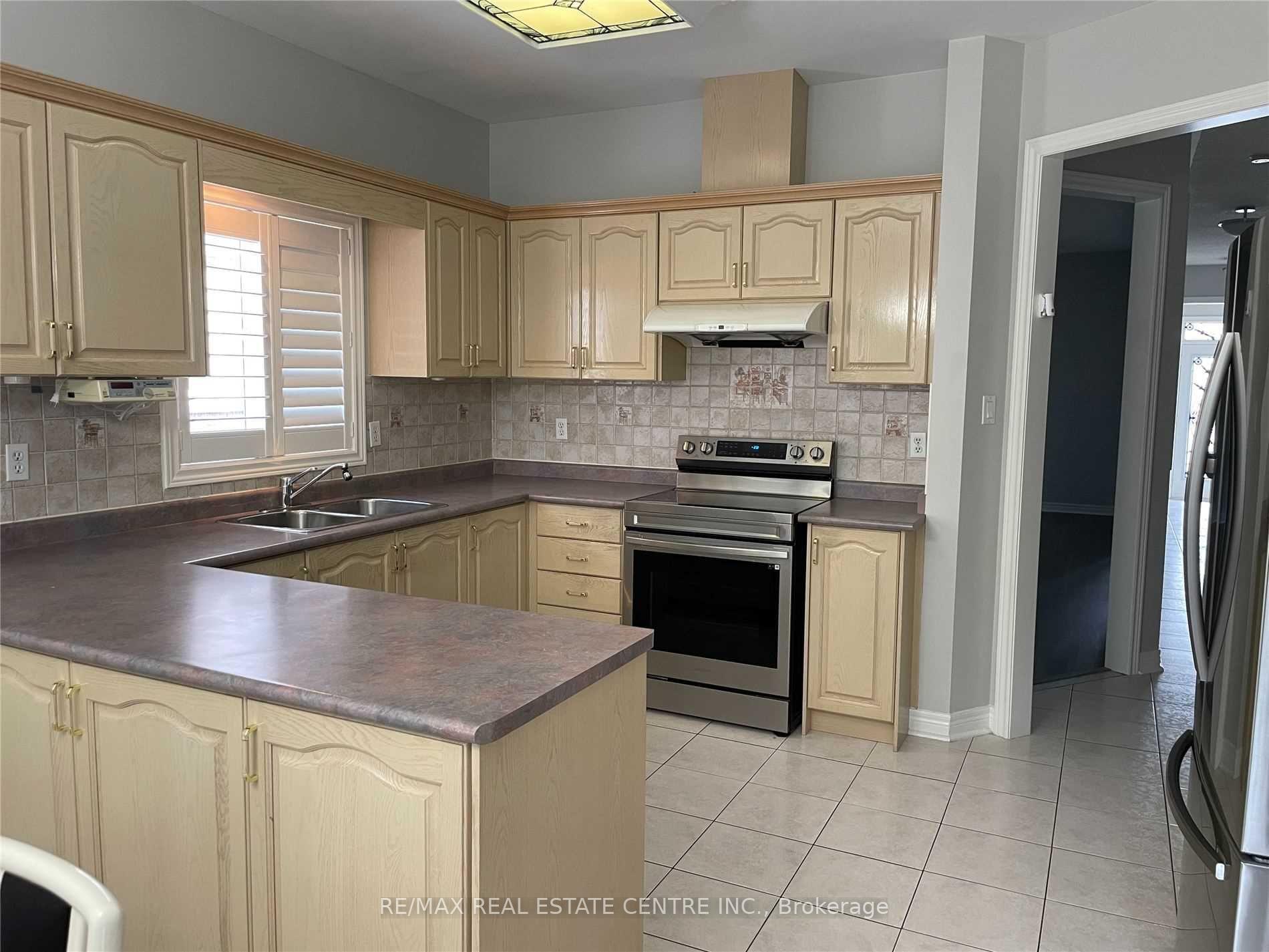 Photo 13 of 226 Monte Carlo(Upper) Drive, Vaughan, Sonoma Heights — HOMEH