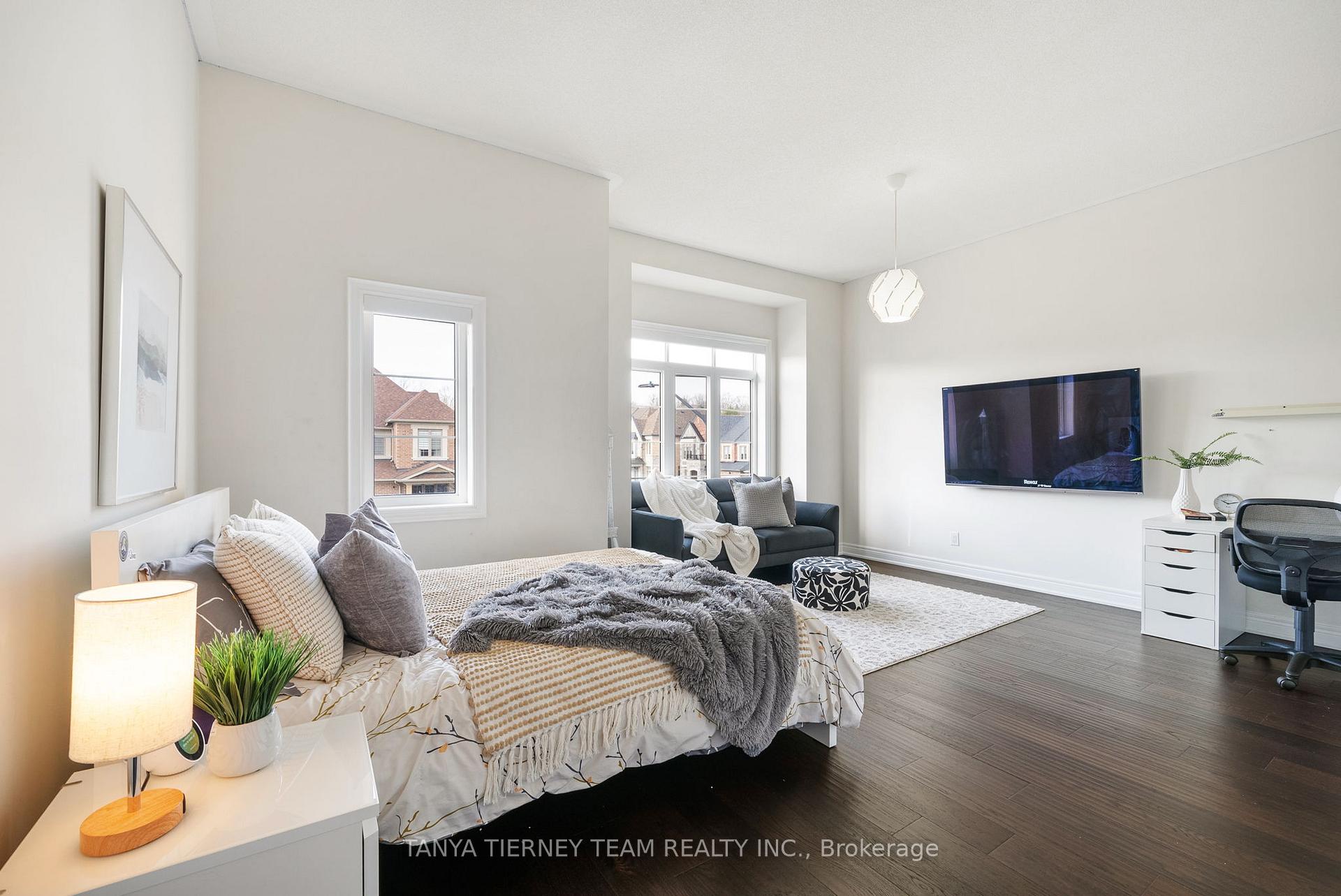 Photo 27 of 52 Blenheim Circle, Whitby, Williamsburg — HOMEH