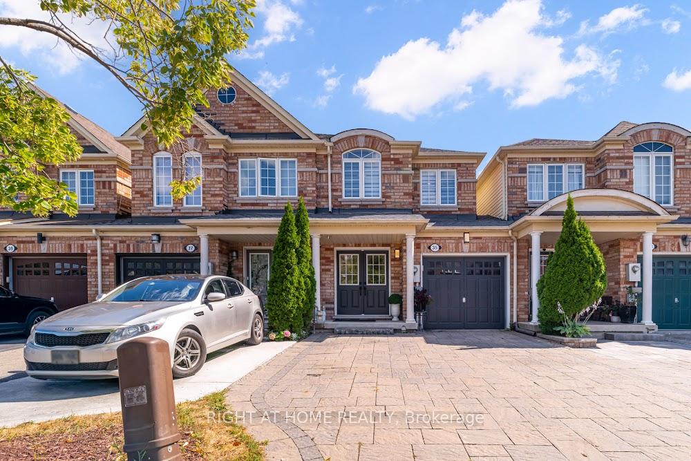 Photo 2 of 35 Brahm Court, Vaughan, Vellore Village — HOMEH