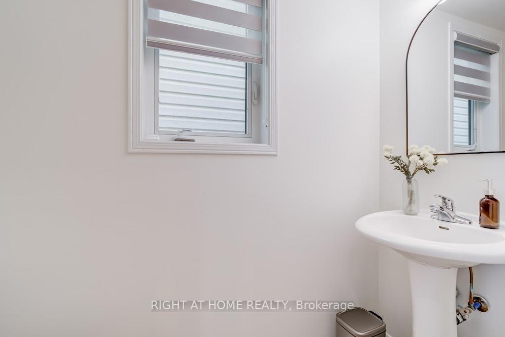 Photo 15 of 35 Brahm Court, Vaughan, Vellore Village — HOMEH