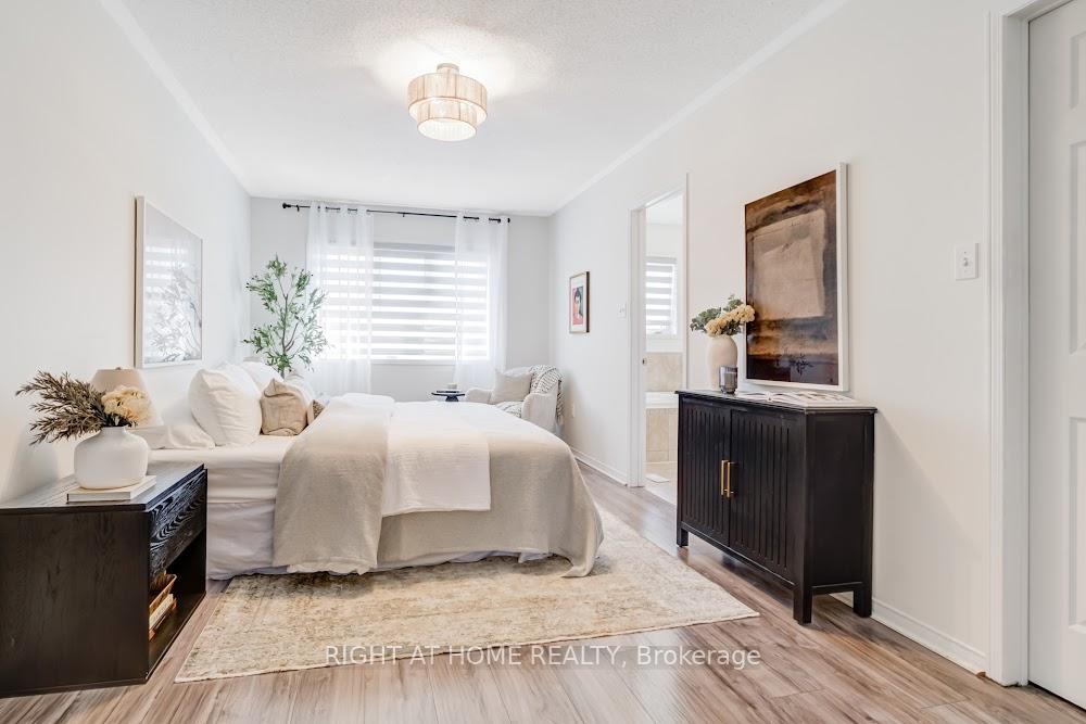 Photo 16 of 35 Brahm Court, Vaughan, Vellore Village — HOMEH