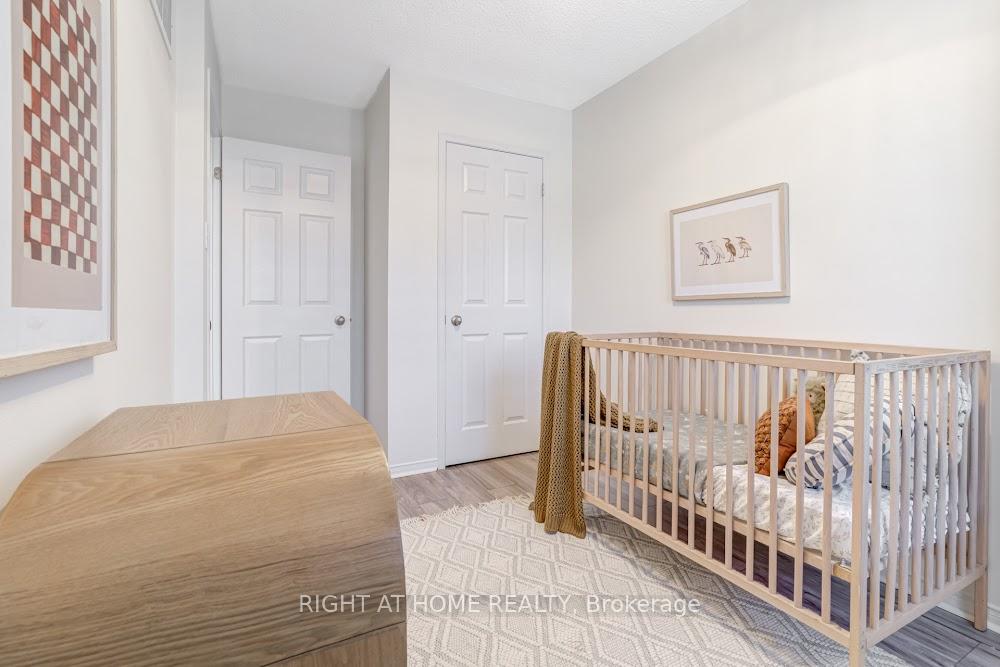 Photo 22 of 35 Brahm Court, Vaughan, Vellore Village — HOMEH