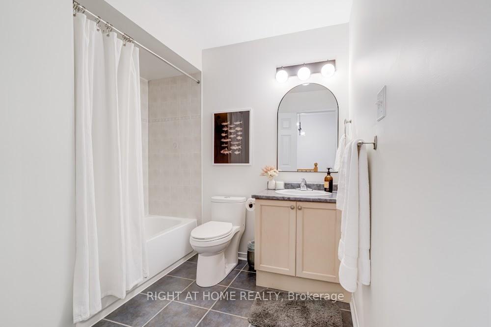 Photo 25 of 35 Brahm Court, Vaughan, Vellore Village — HOMEH