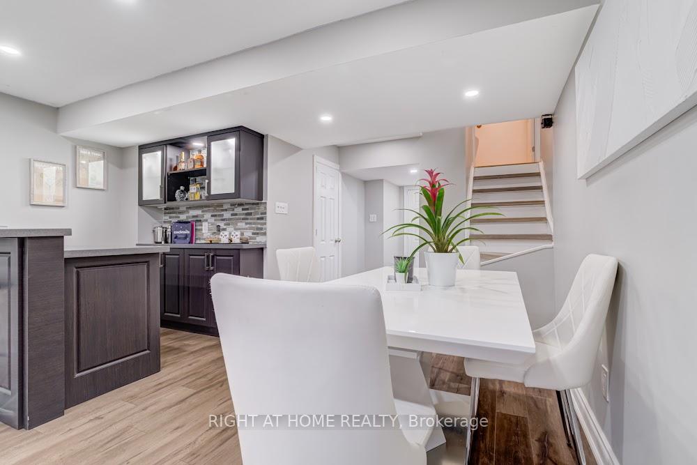 Photo 28 of 35 Brahm Court, Vaughan, Vellore Village — HOMEH