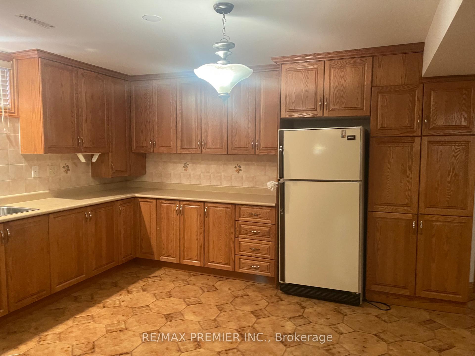 Photo 6 of 116 Jeanne Drive, Vaughan, East Woodbridge — HOMEH