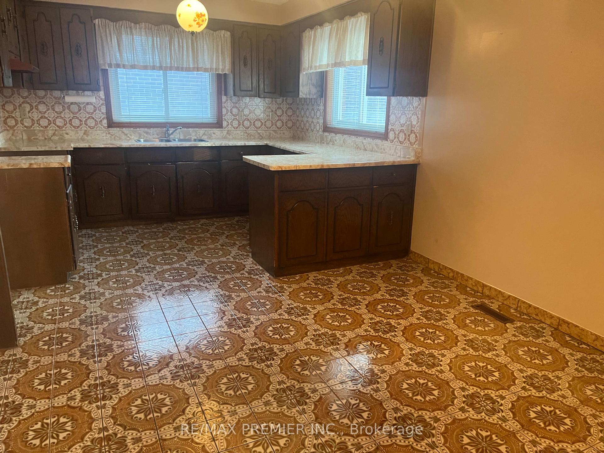 Photo 9 of 116 Jeanne Drive, Vaughan, East Woodbridge — HOMEH
