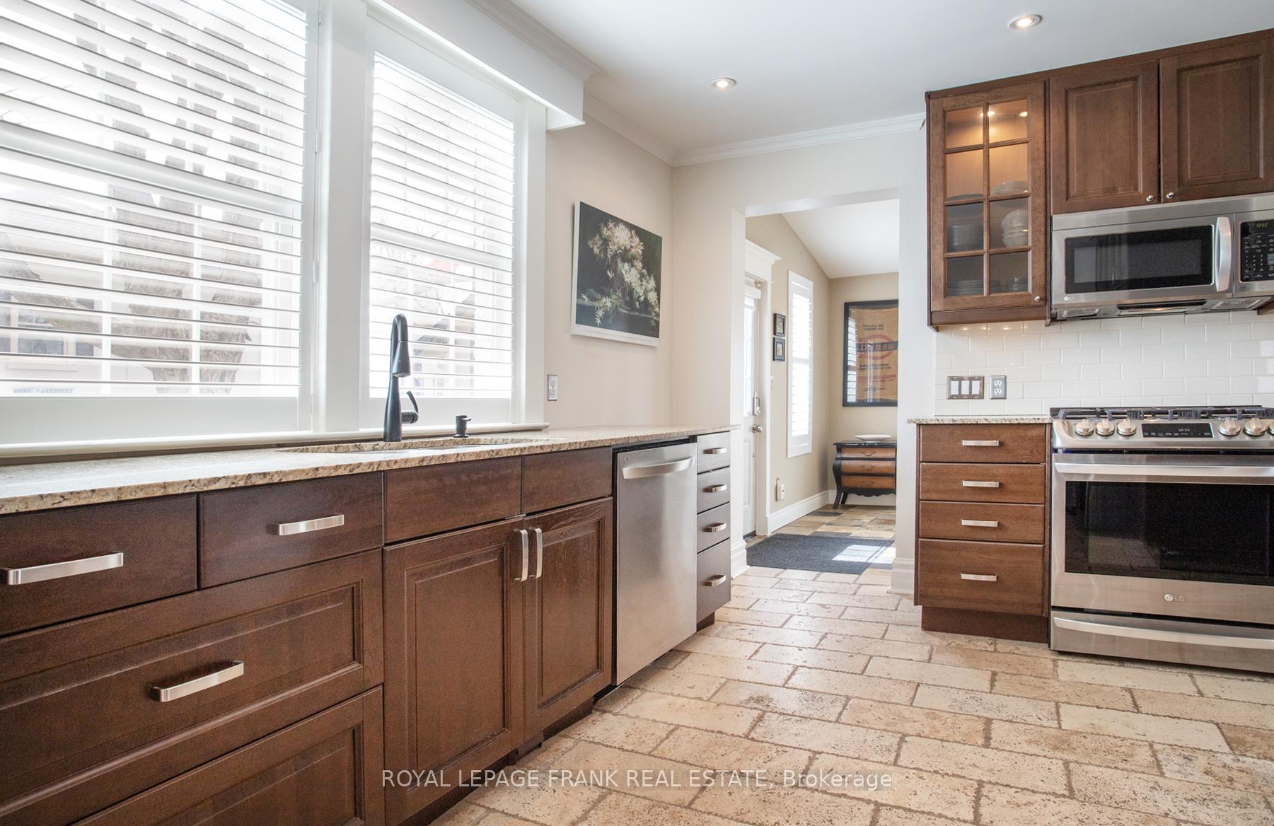 Photo 16 of 600 Centre Street N, Whitby, Downtown Whitby — HOMEH