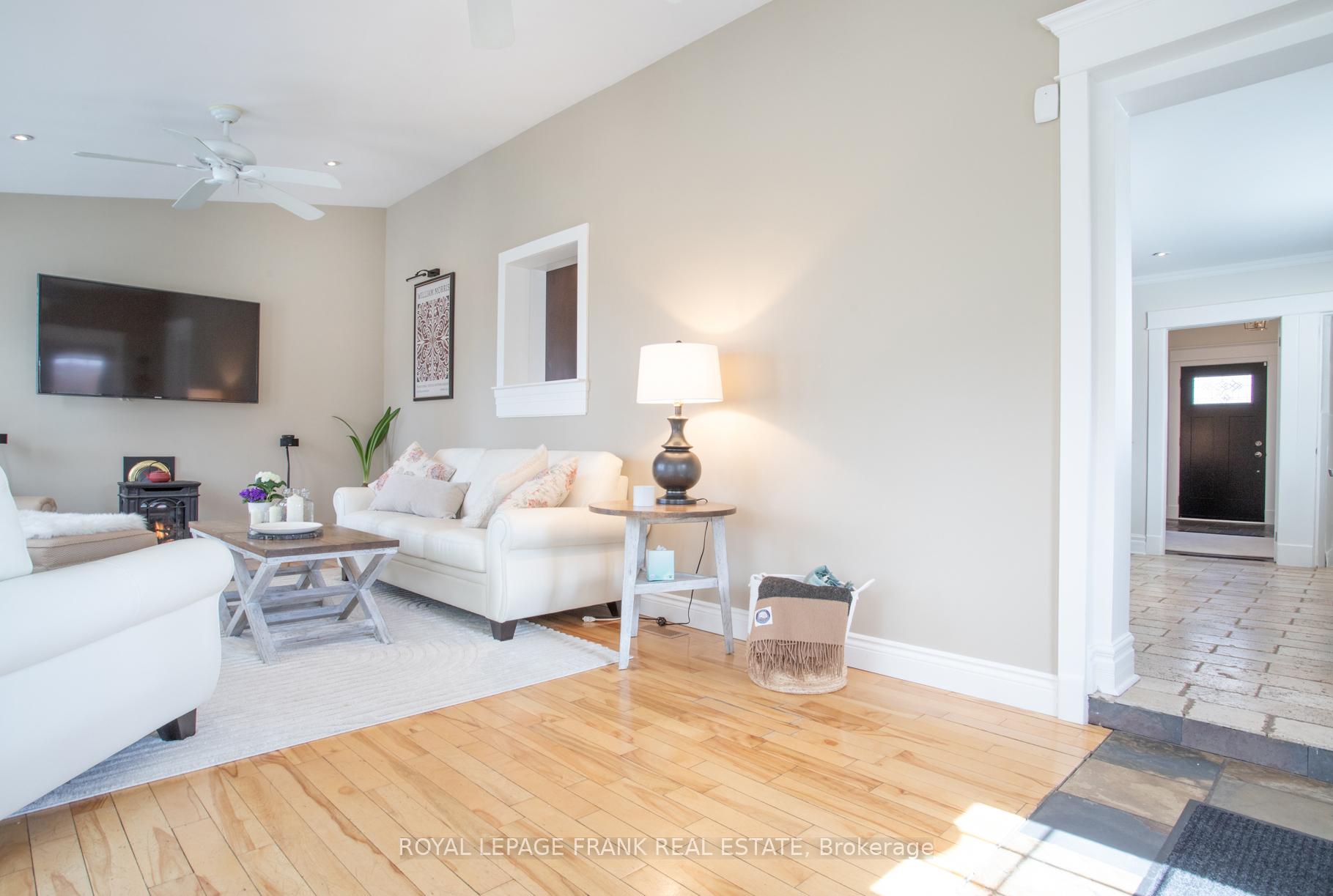 Photo 17 of 600 Centre Street N, Whitby, Downtown Whitby — HOMEH