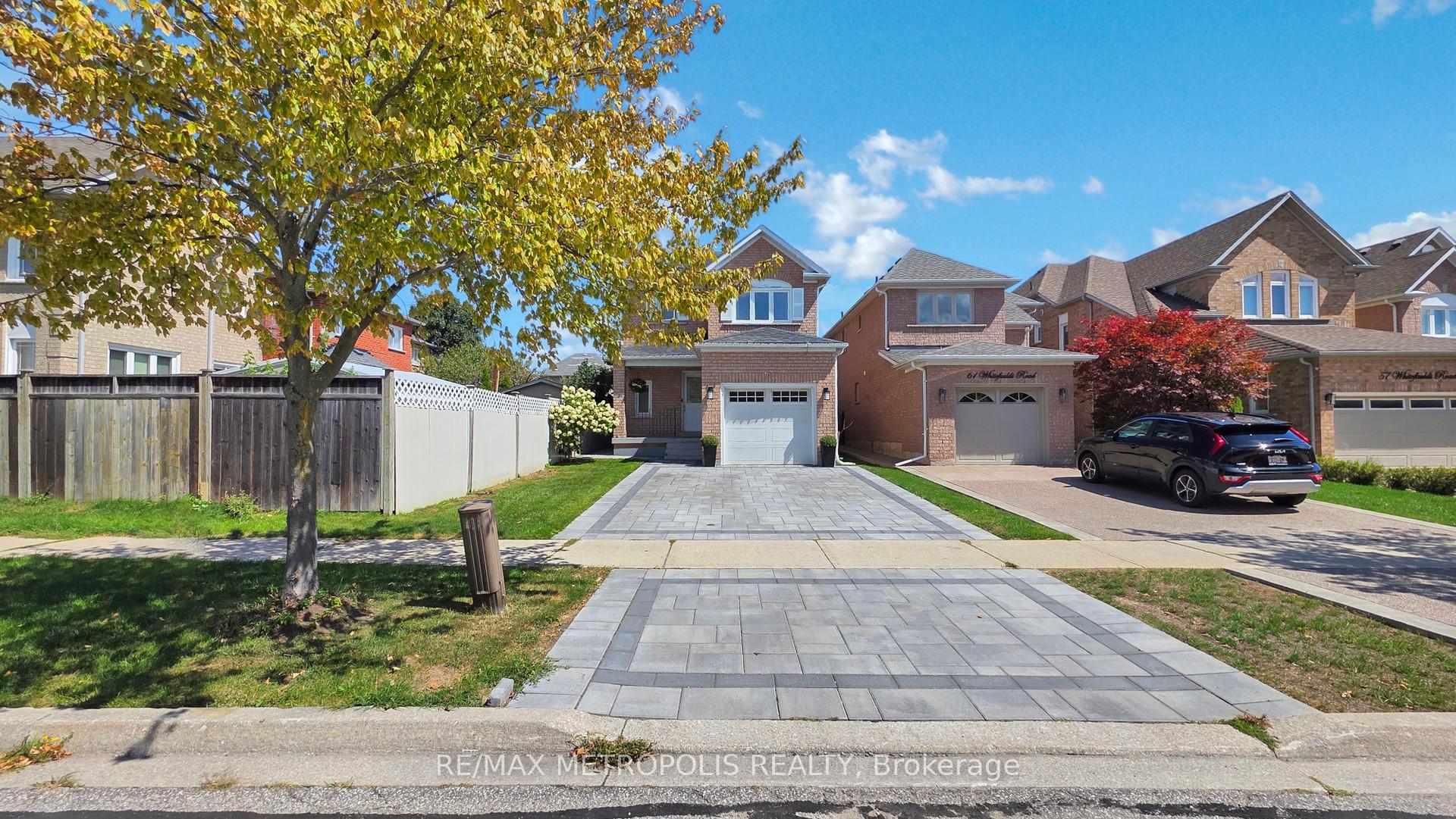 Photo 2 of 63 Whitefaulds Road, Vaughan, Maple — HOMEH