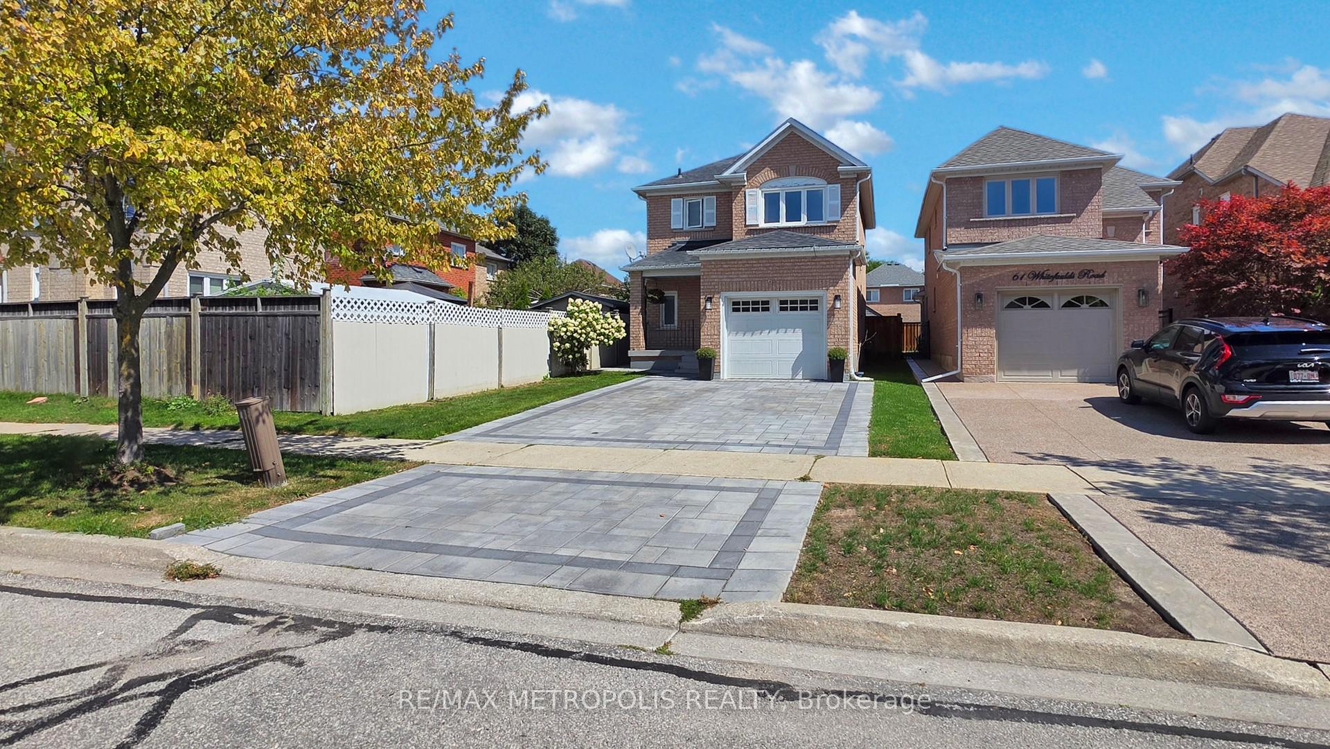Photo 3 of 63 Whitefaulds Road, Vaughan, Maple — HOMEH