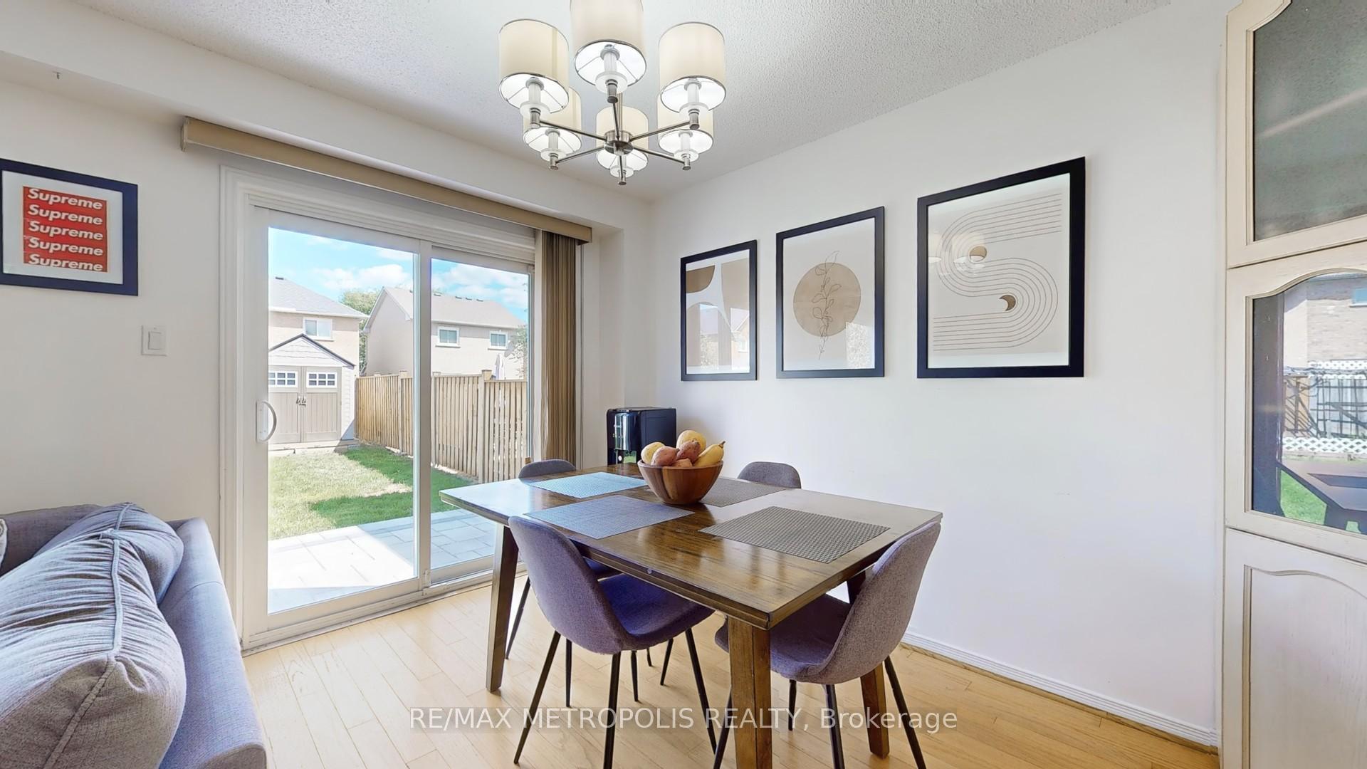 Photo 12 of 63 Whitefaulds Road, Vaughan, Maple — HOMEH