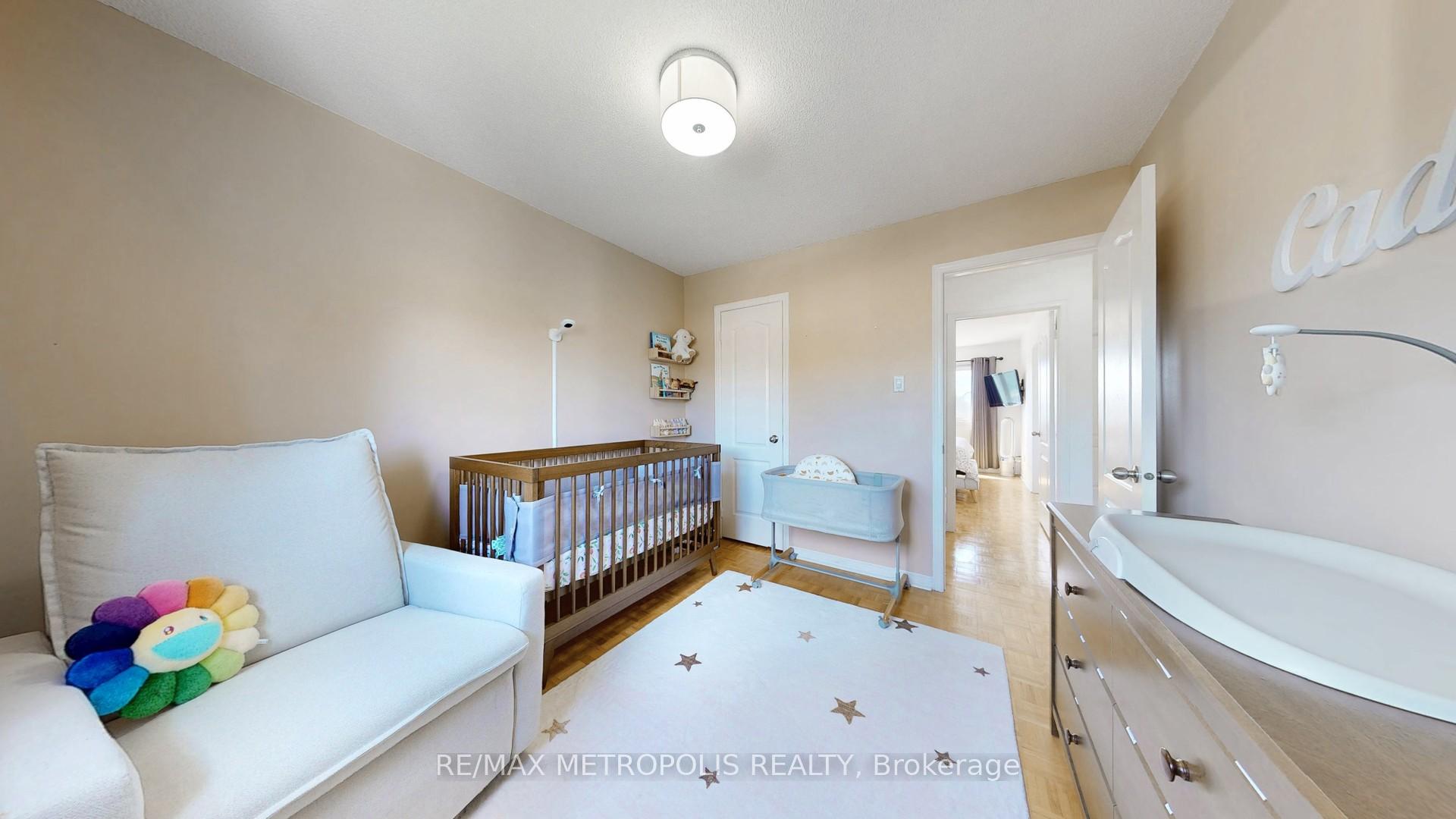 Photo 30 of 63 Whitefaulds Road, Vaughan, Maple — HOMEH
