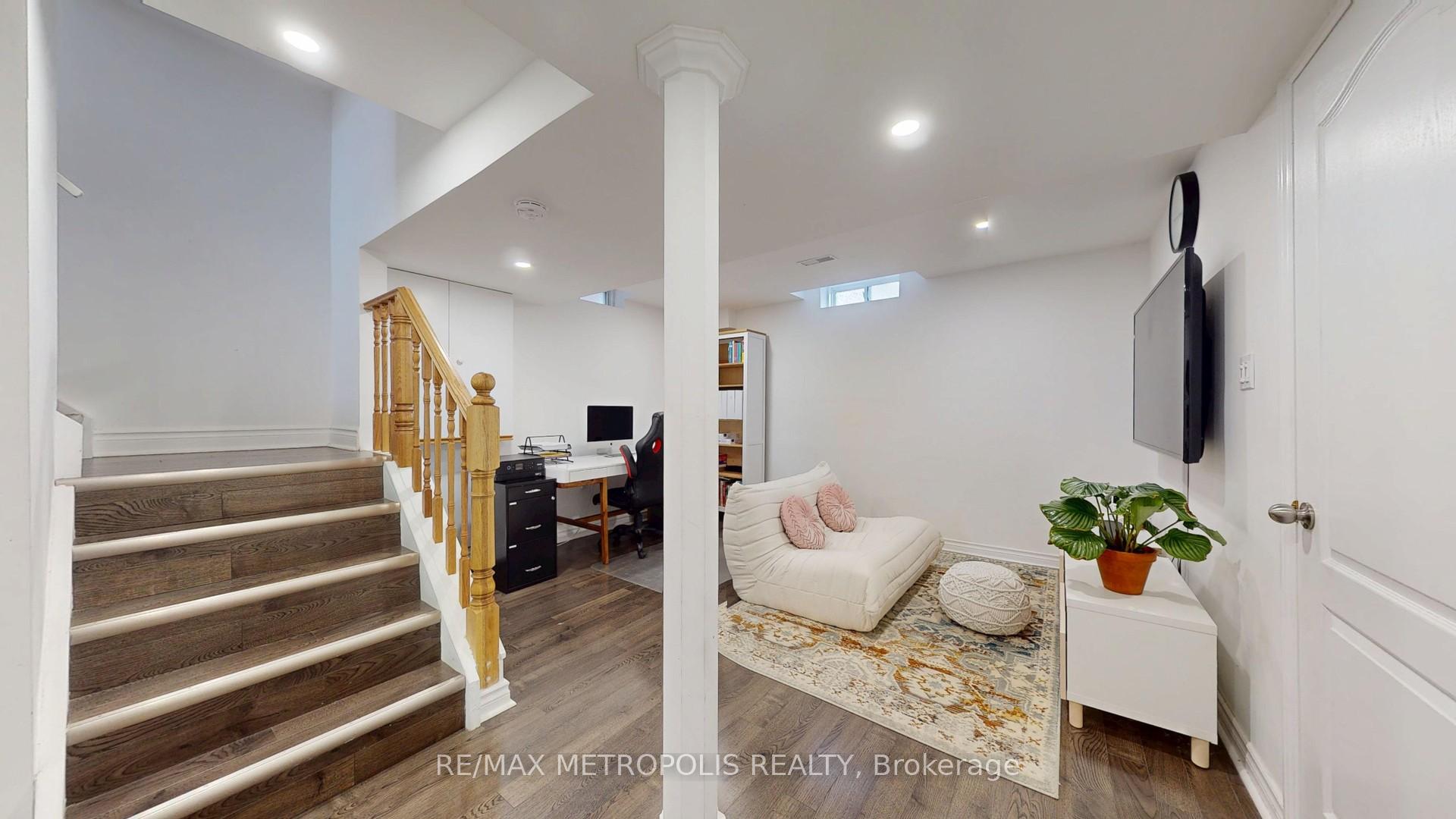 Photo 35 of 63 Whitefaulds Road, Vaughan, Maple — HOMEH