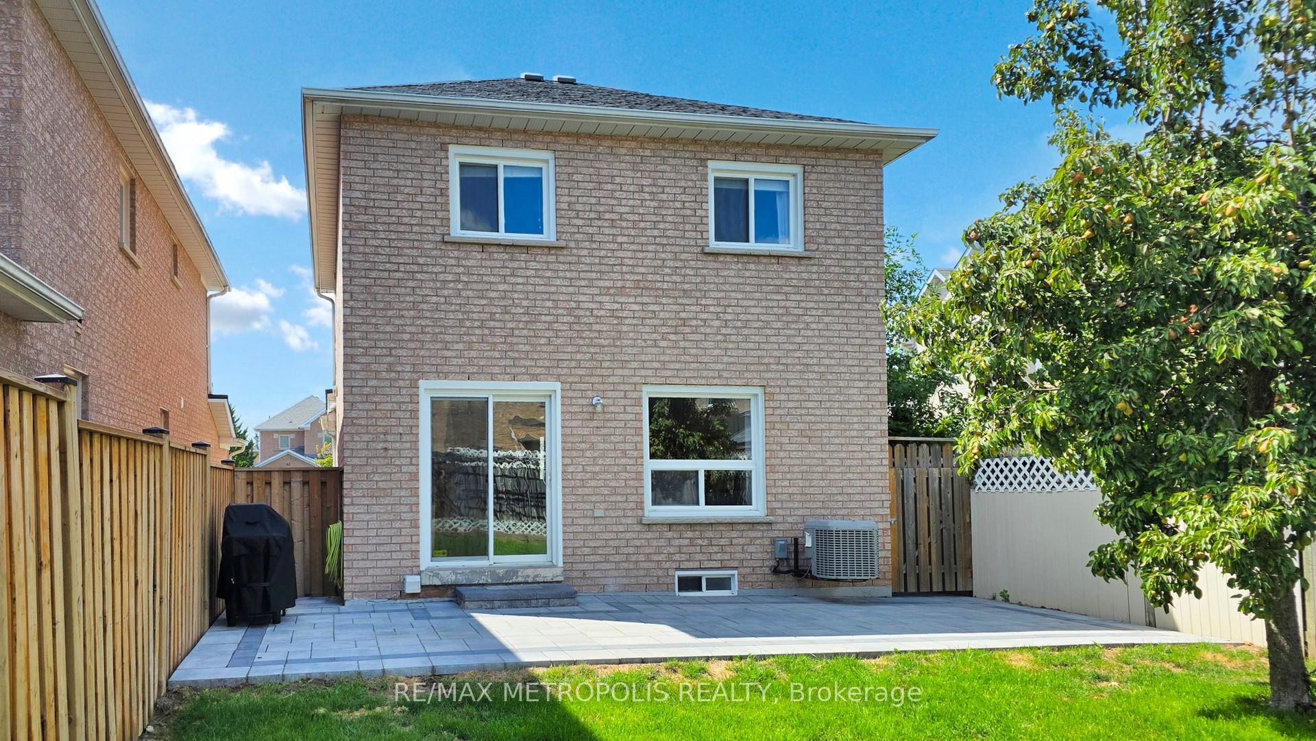 Photo 44 of 63 Whitefaulds Road, Vaughan, Maple — HOMEH